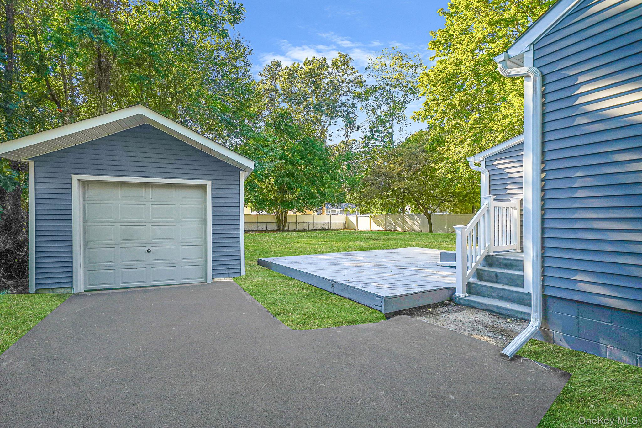 #4 photo, 2 Myrtle Lane, サフォーク郡 Coram , NY 11727