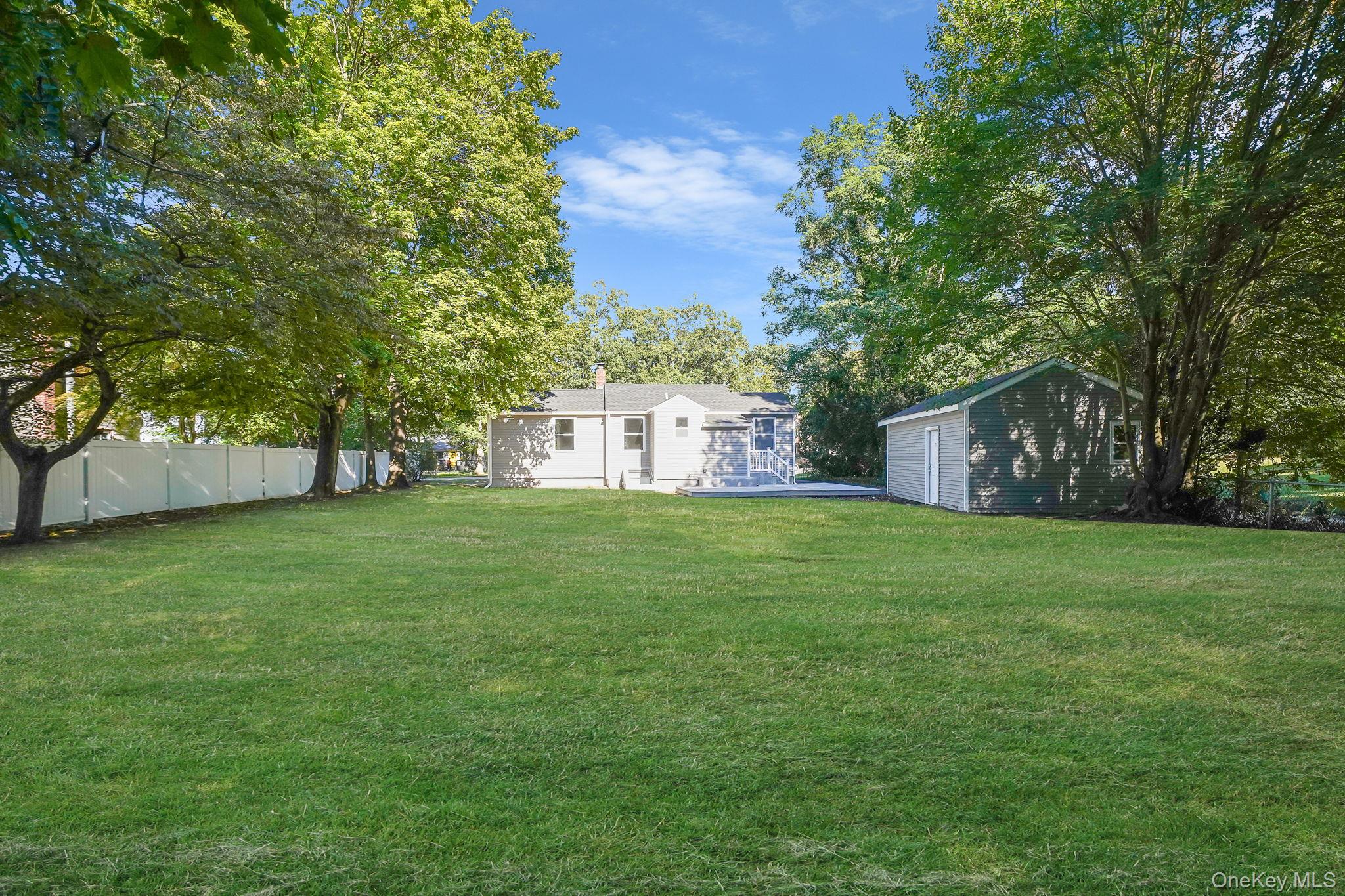 #6 photo, 2 Myrtle Lane, サフォーク郡 Coram , NY 11727