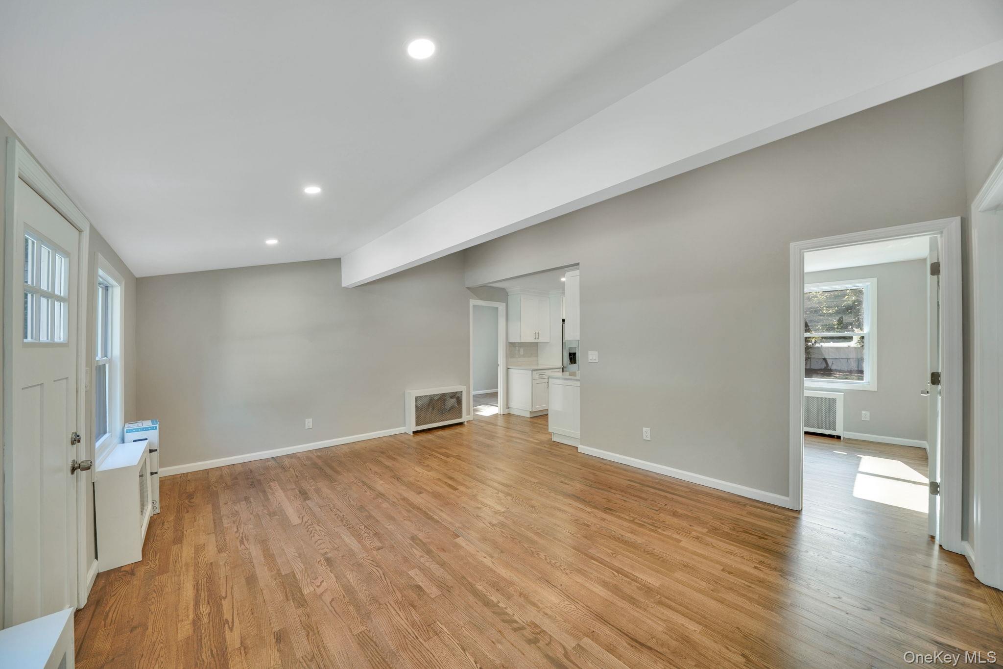 #8 photo, 2 Myrtle Lane, サフォーク郡 Coram , NY 11727