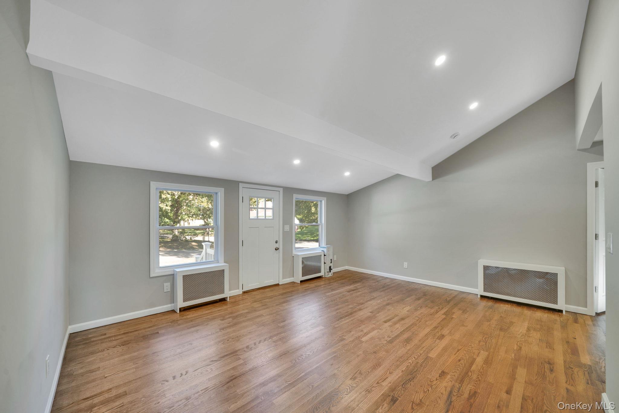 #9 photo, 2 Myrtle Lane, サフォーク郡 Coram , NY 11727