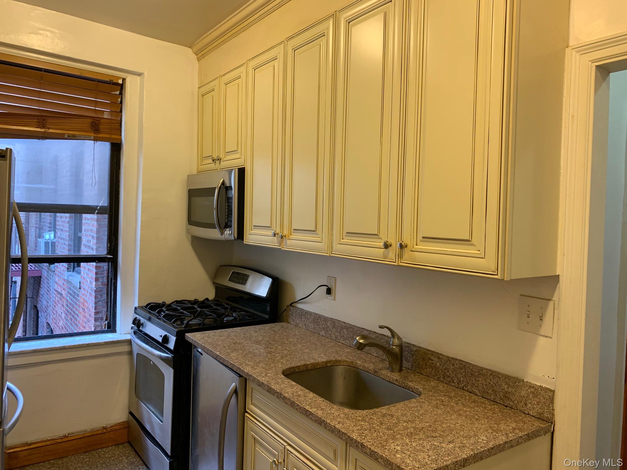 #8 photo, 4333 48th Street, クイーンズ区 Sunnyside , NY 11104