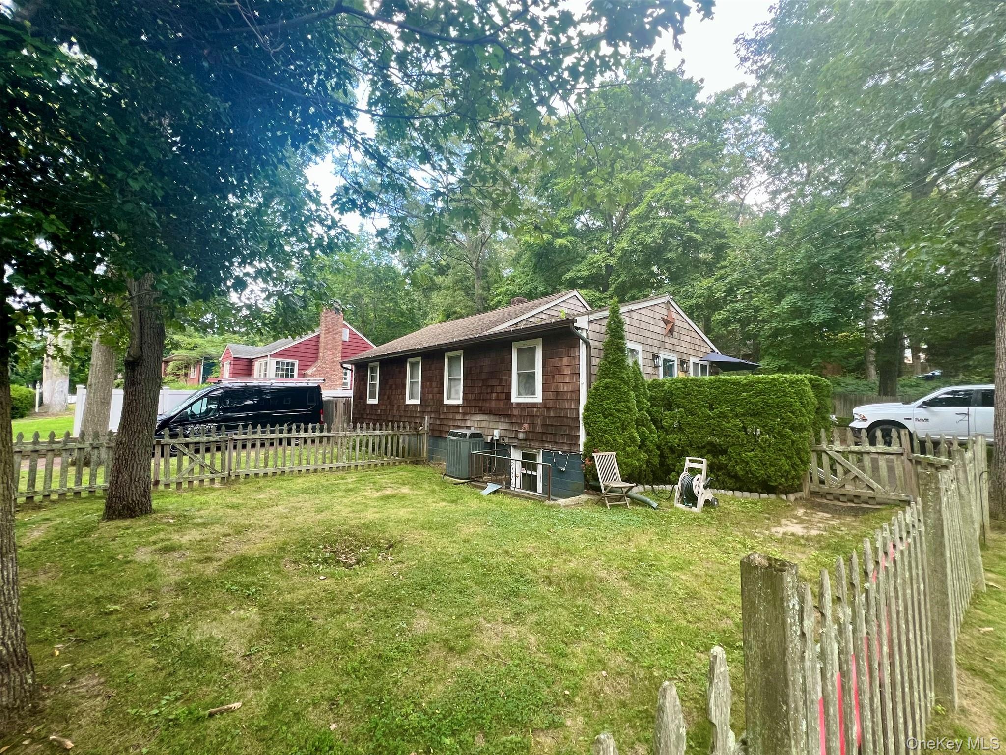 #2 photo, 230 Lakeside Trail, サフォーク郡 Ridge , NY 11961