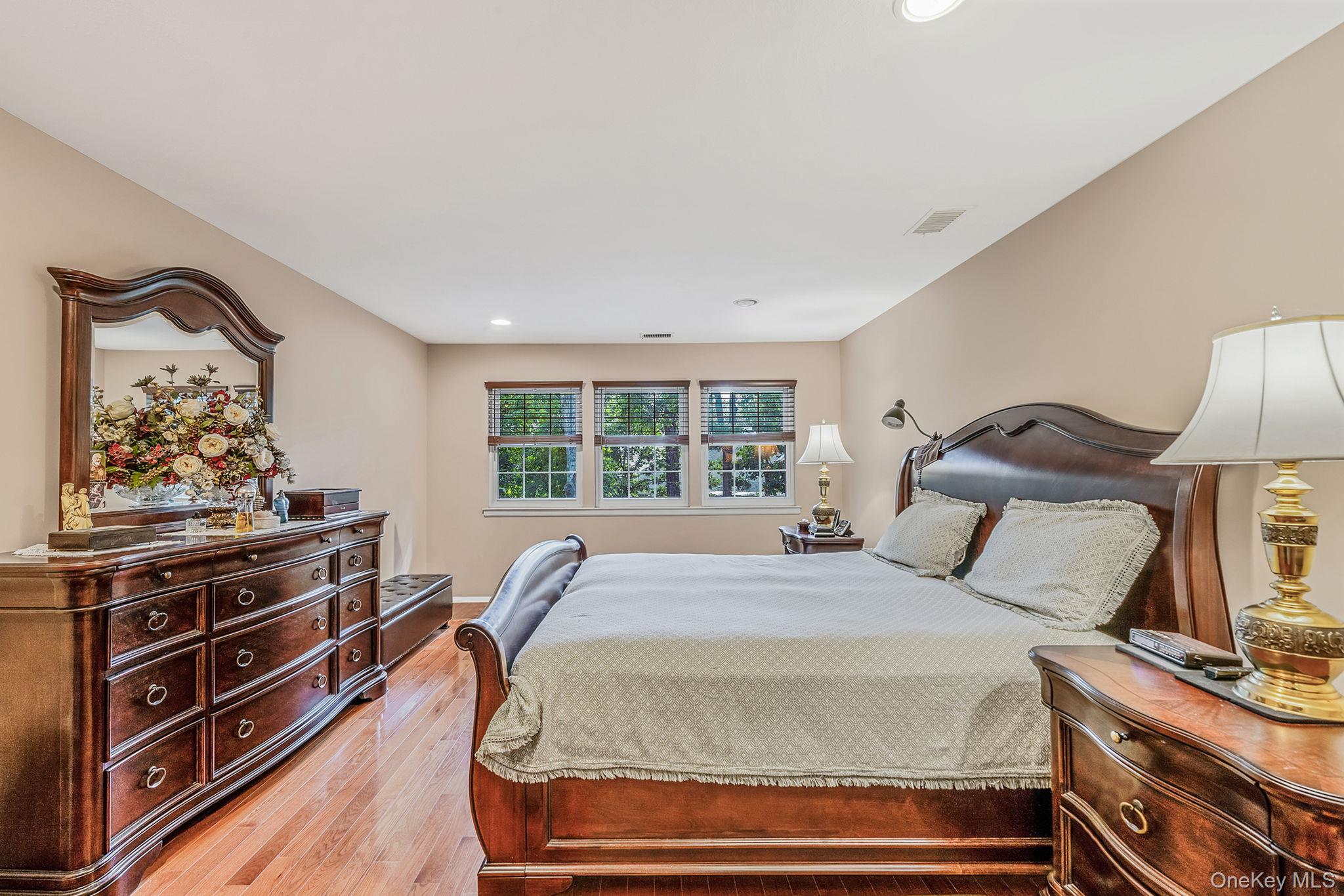 #20 photo, 185 Colony Drive, サフォーク郡 Holbrook , NY 11741