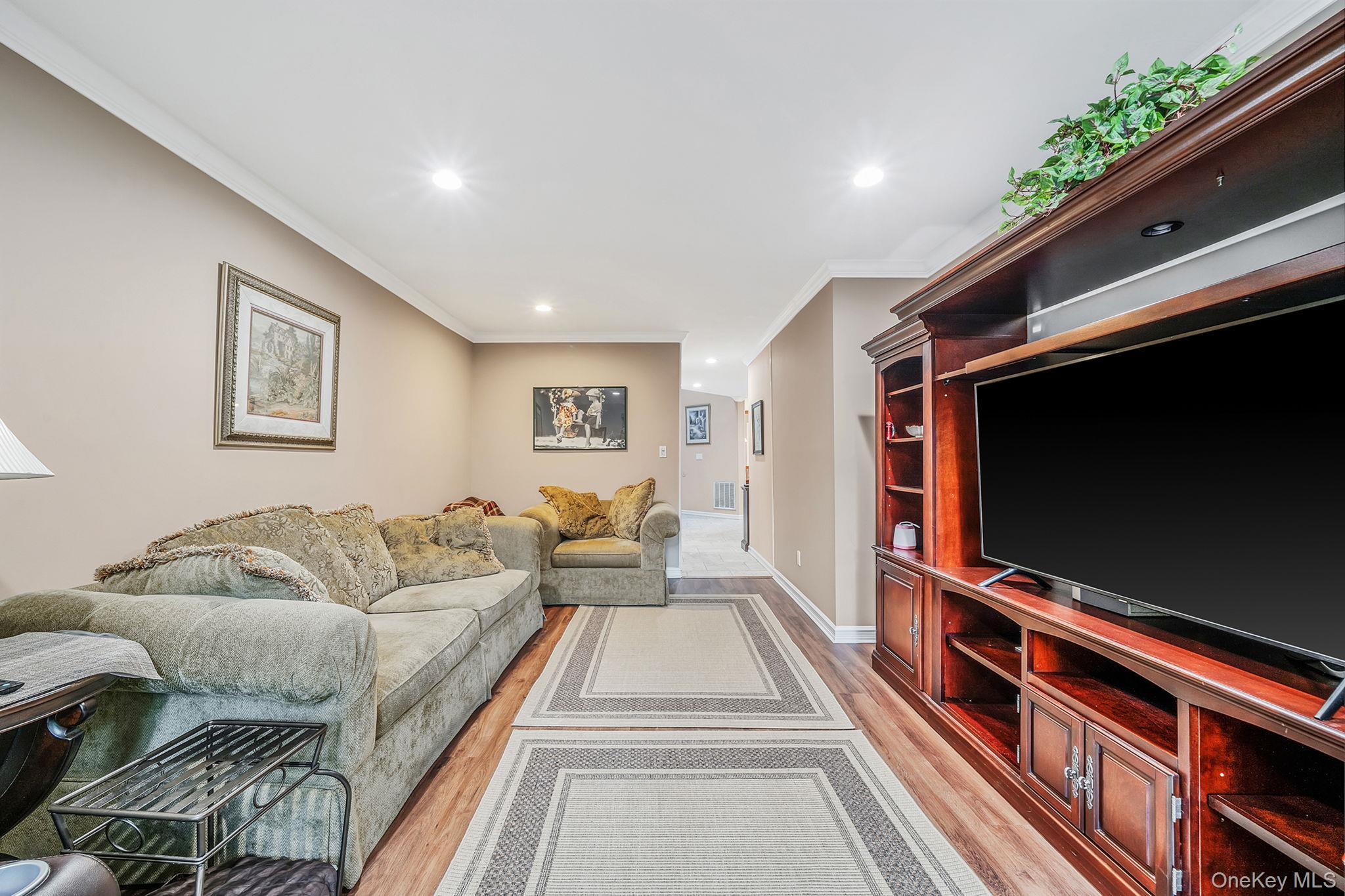 #7 photo, 185 Colony Drive, サフォーク郡 Holbrook , NY 11741