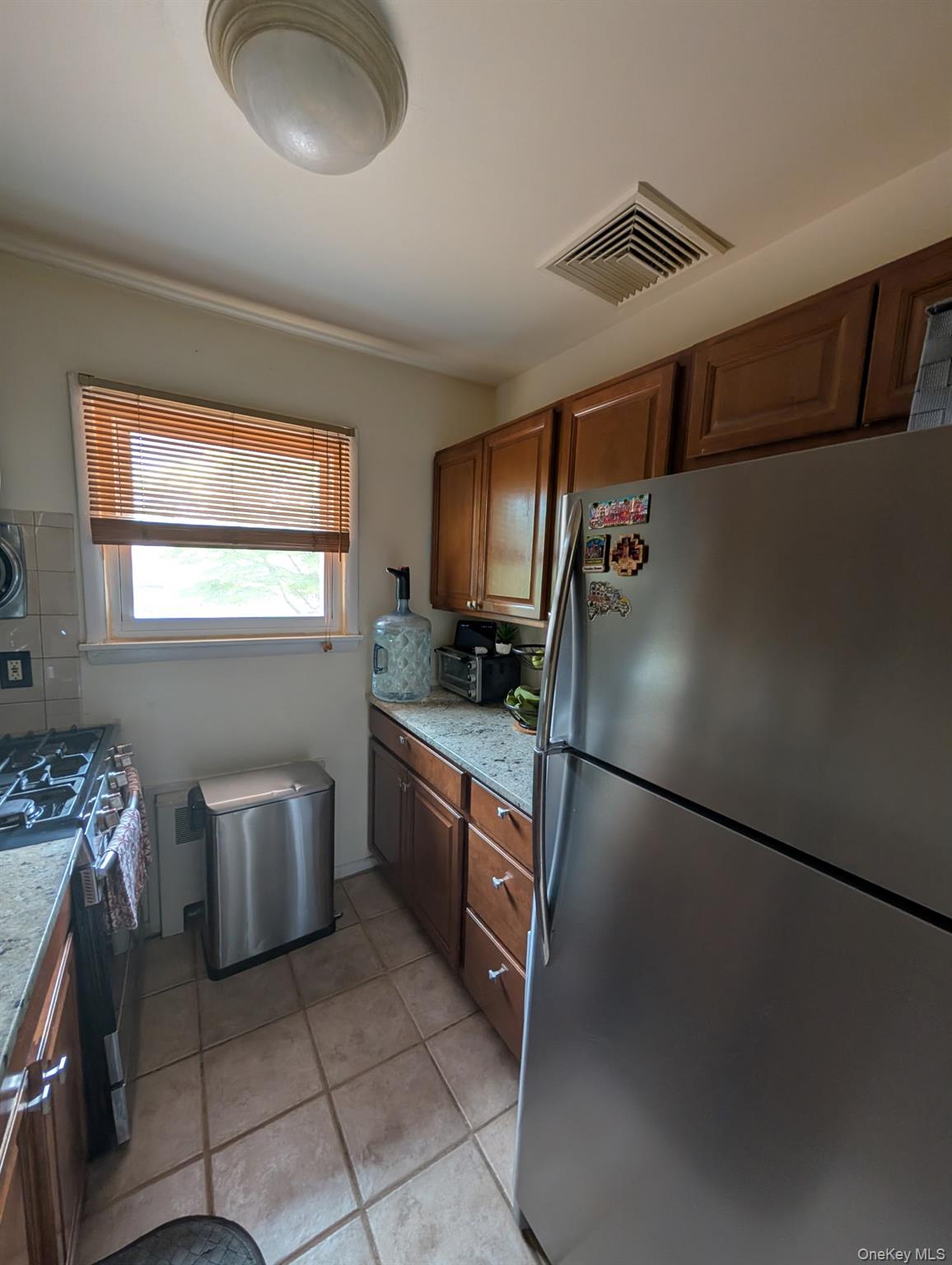 #6 photo, 167/169 Bolmer Avenue, Yonkers , NY 10703