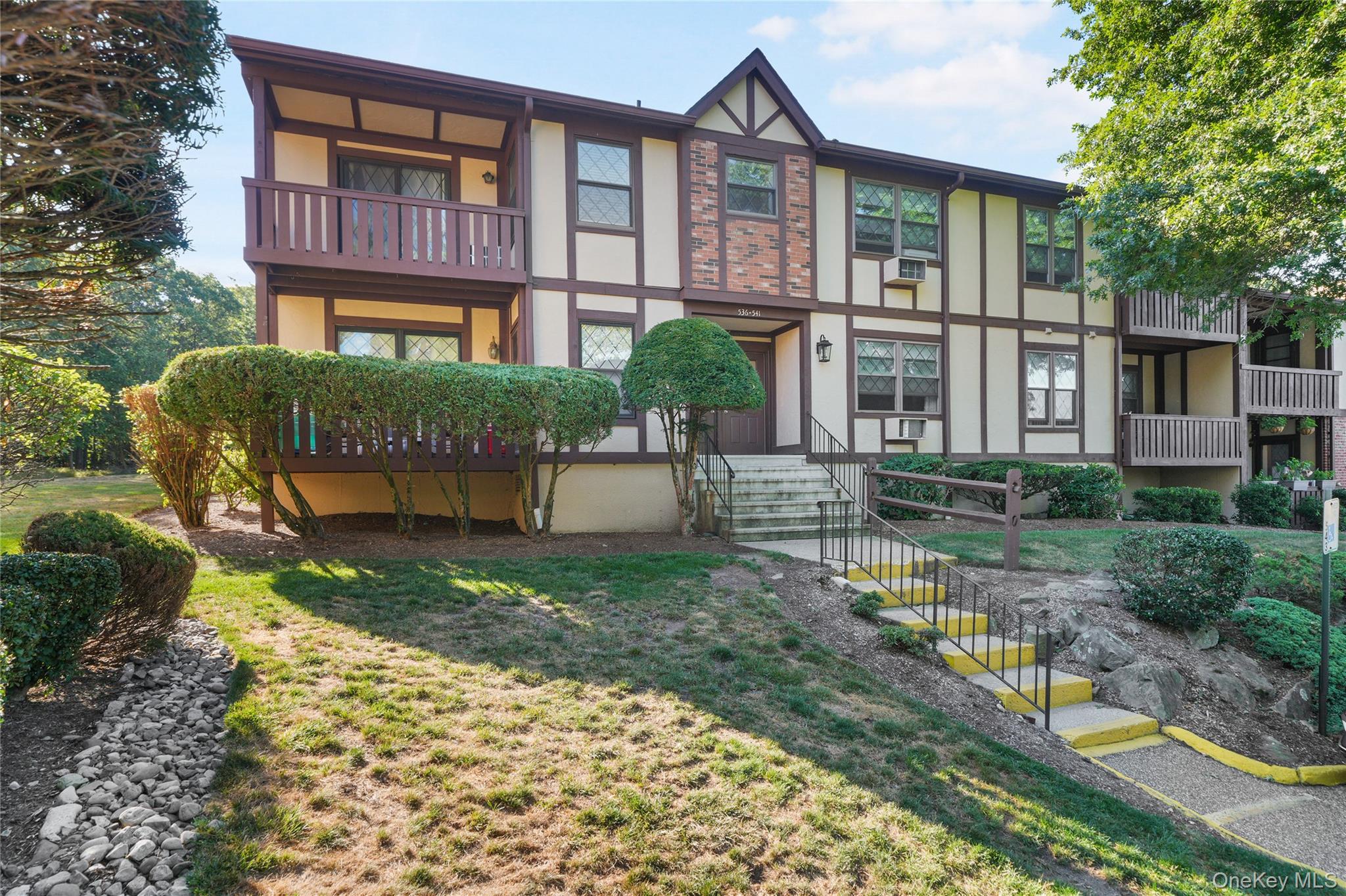 #1 photo, 539 Sierra Vista Lane, Valley Cottage , NY 10989