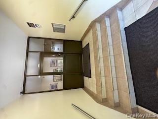 #4 photo, 8830 182nd Street, クイーンズ区 Jamaica , NY 11423