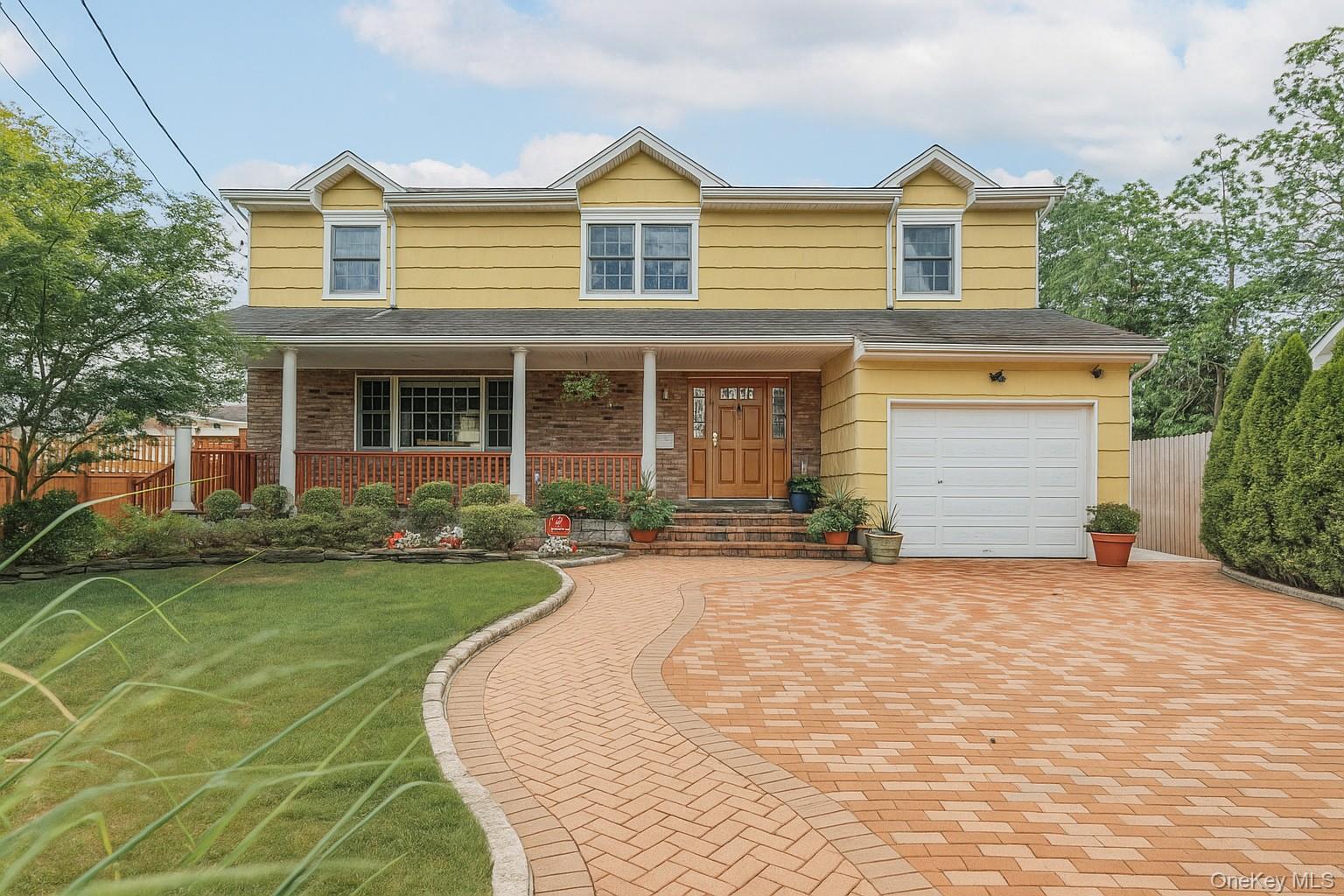 #1 photo, 14 Olive Court, नासाउ काउंटी Rockville Centre , NY 11570