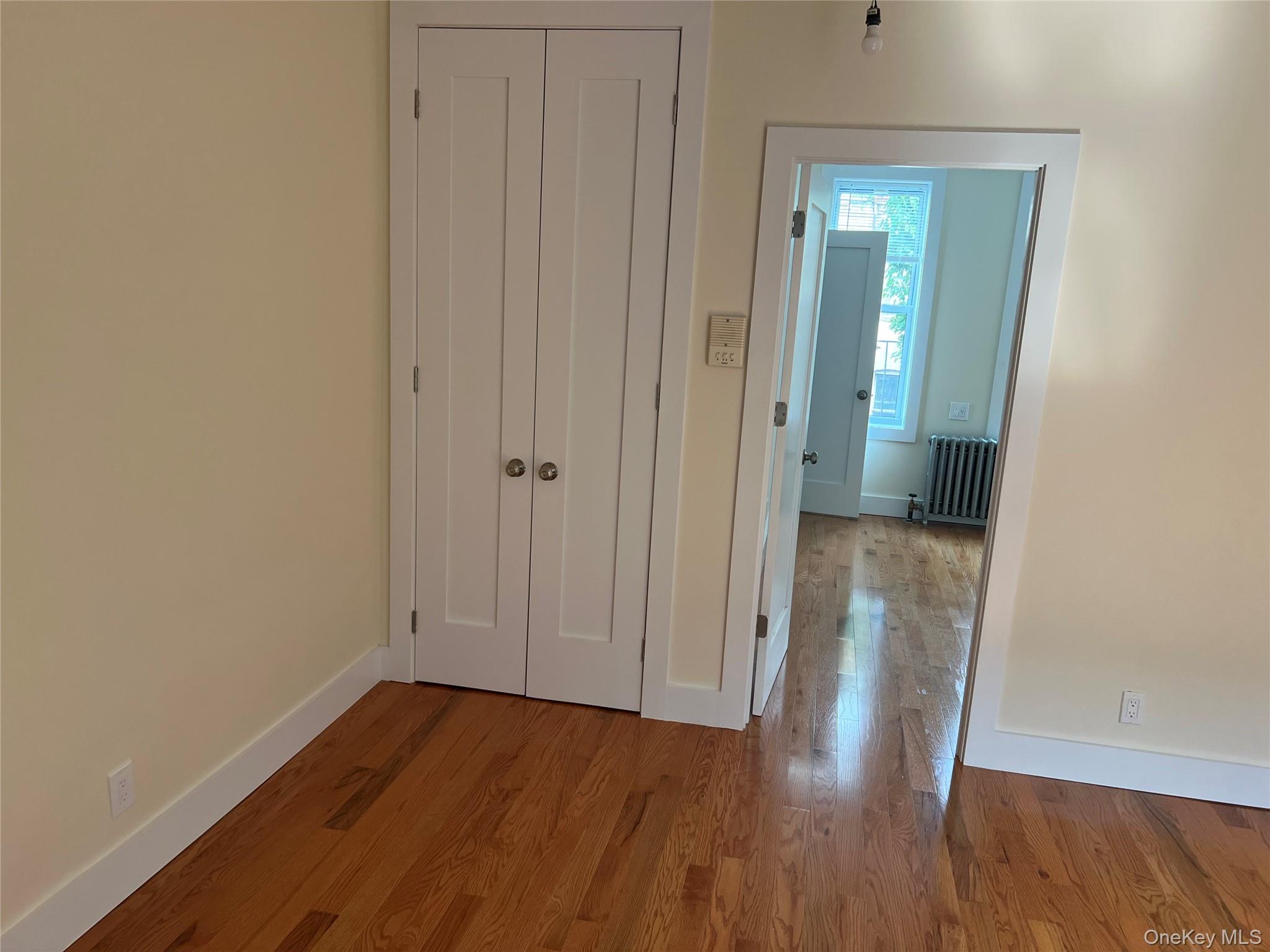 #12 photo, 30-20 43rd Street, クイーンズ区 Astoria , NY 11103