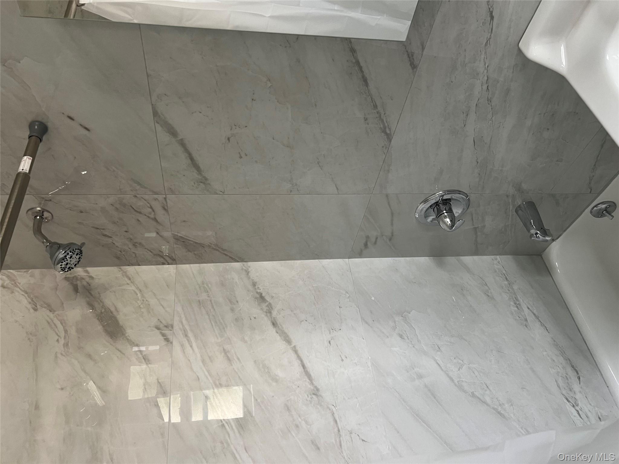 #14 photo, 30-20 43rd Street, クイーンズ区 Astoria , NY 11103