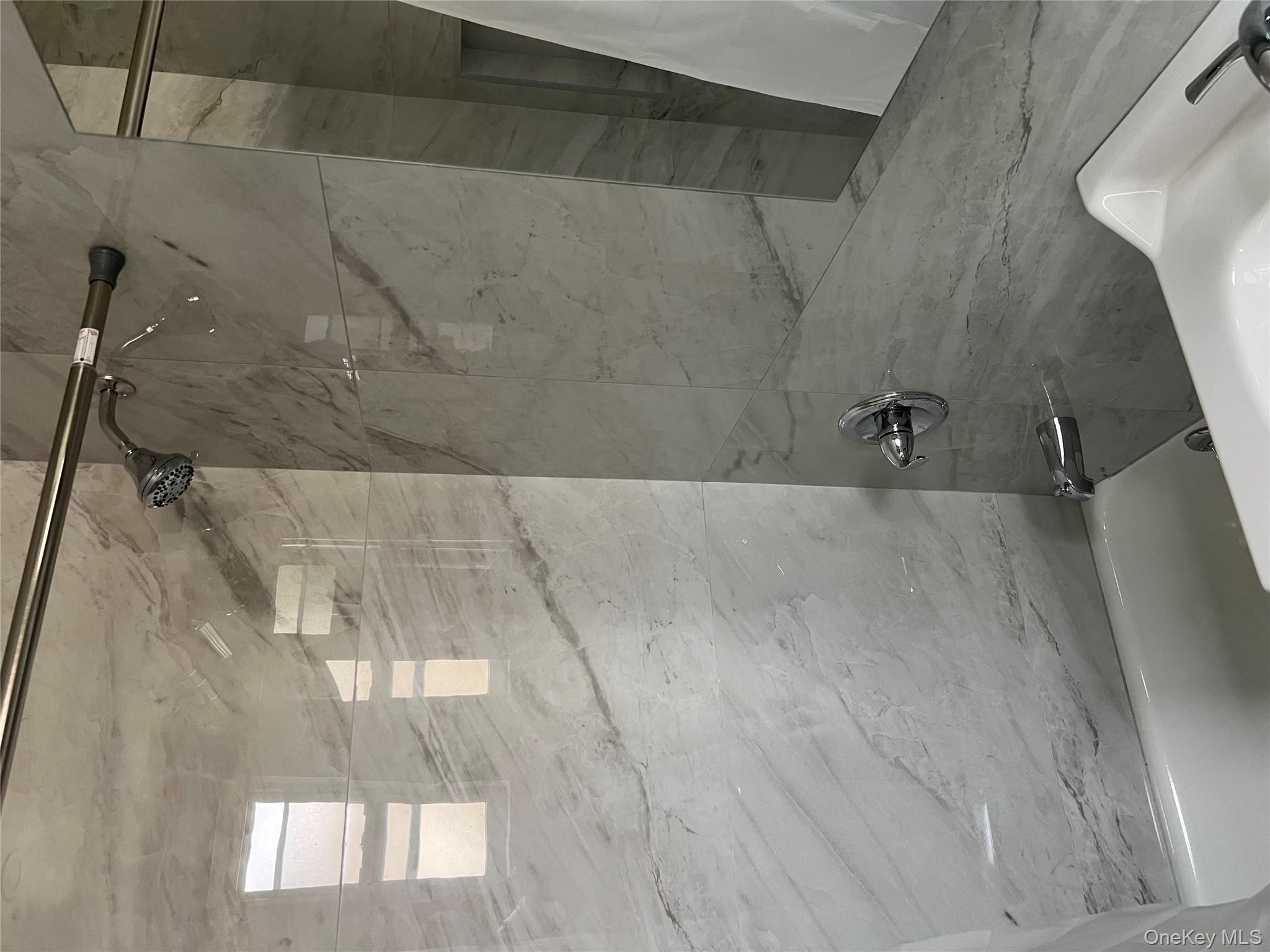 #15 photo, 30-20 43rd Street, クイーンズ区 Astoria , NY 11103