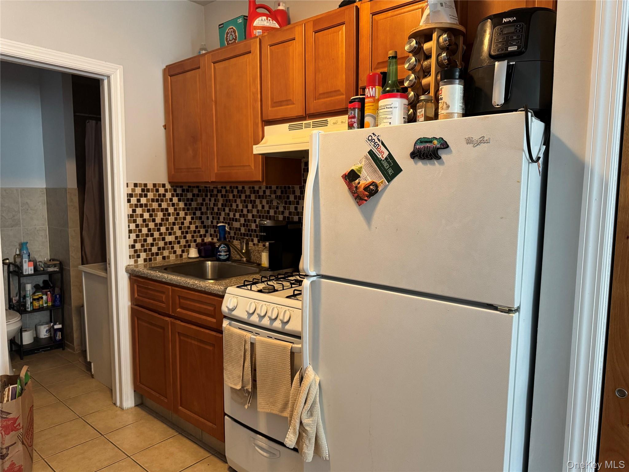 #16 photo, 30-20 43rd Street, クイーンズ区 Astoria , NY 11103