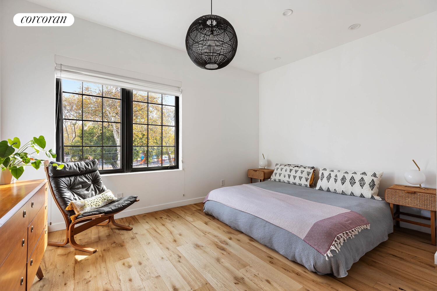 #7 photo, 135 MASPETH Avenue, ブルックリン区 East Williamsburg , NY 11211