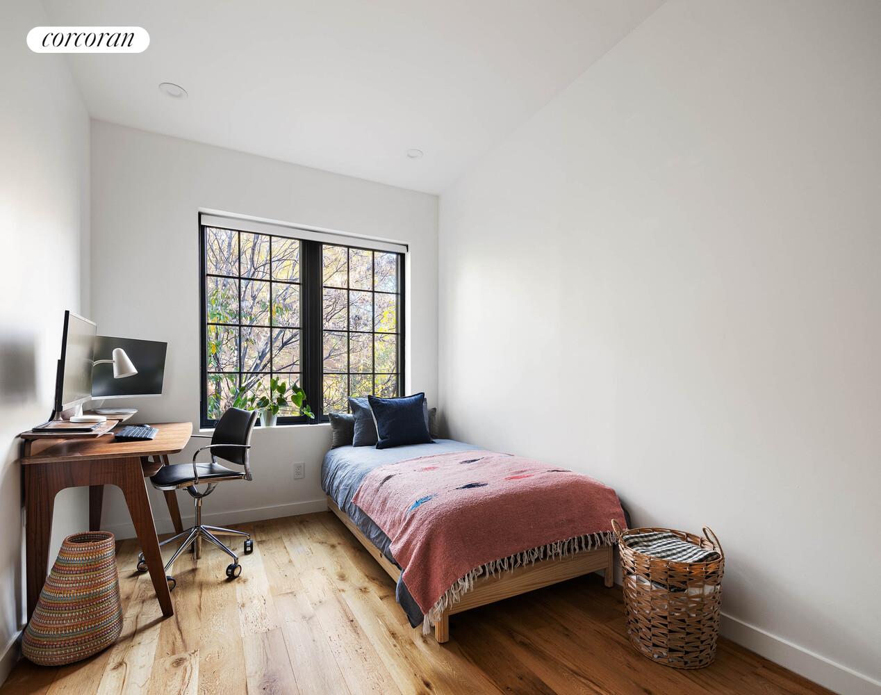 #8 photo, 135 MASPETH Avenue, ブルックリン区 East Williamsburg , NY 11211