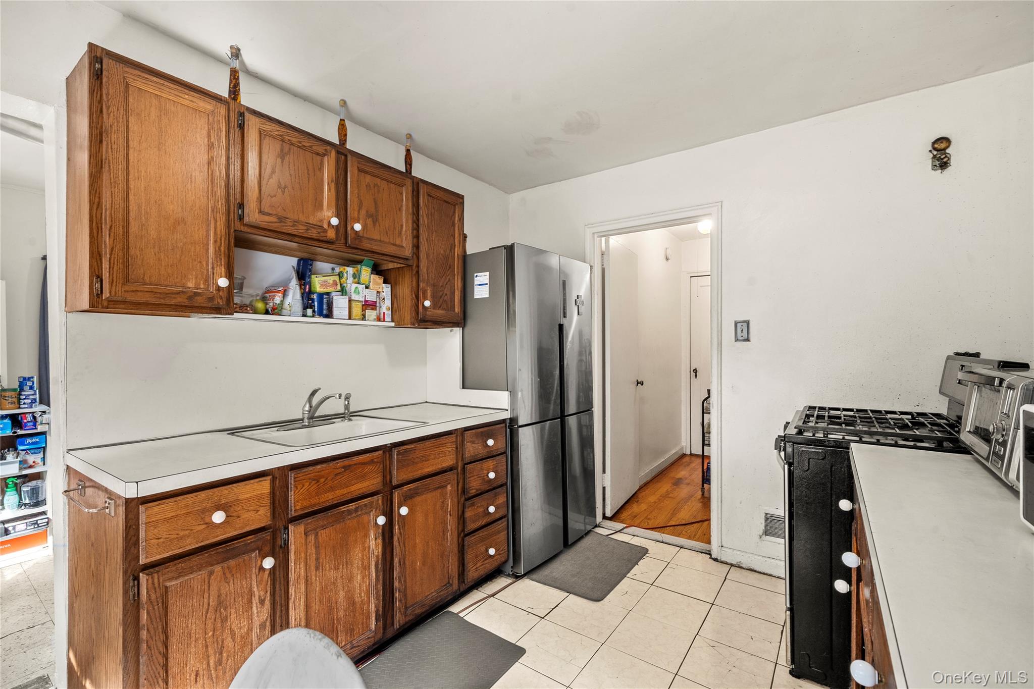 #10 photo, 604 Dartmouth Street, ナッソー郡 Westbury , NY 11590