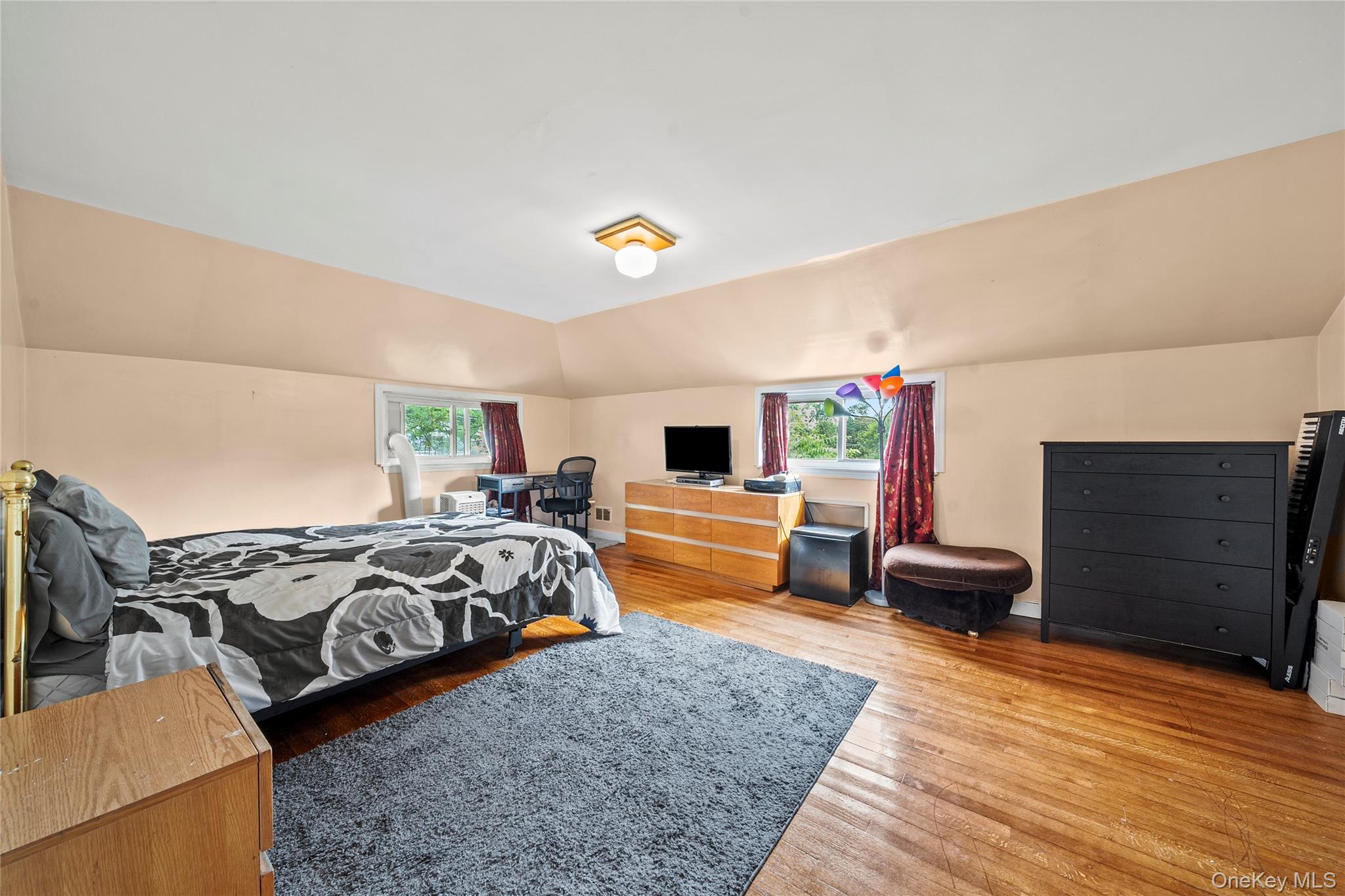 #11 photo, 604 Dartmouth Street, ナッソー郡 Westbury , NY 11590