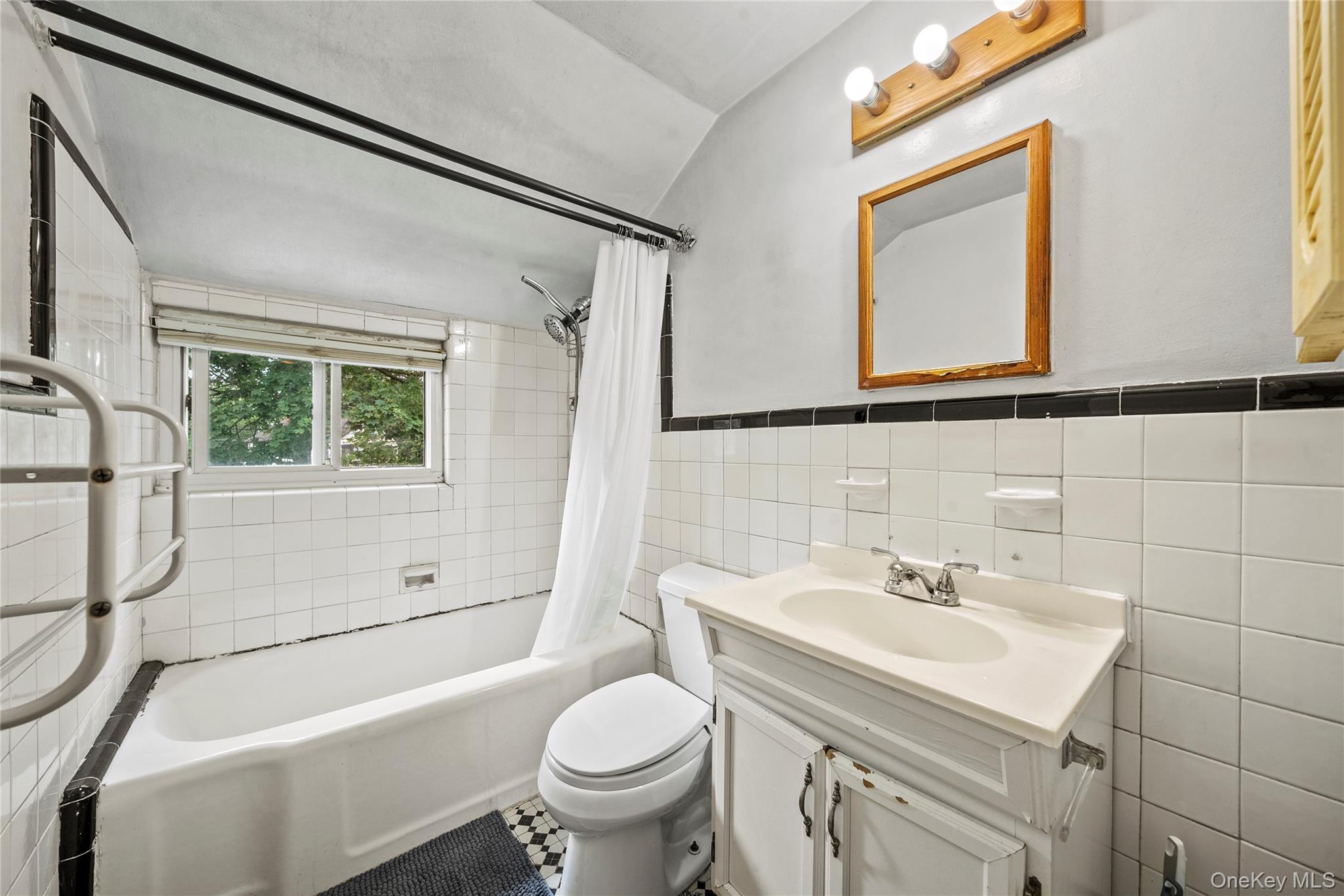 #13 photo, 604 Dartmouth Street, ナッソー郡 Westbury , NY 11590