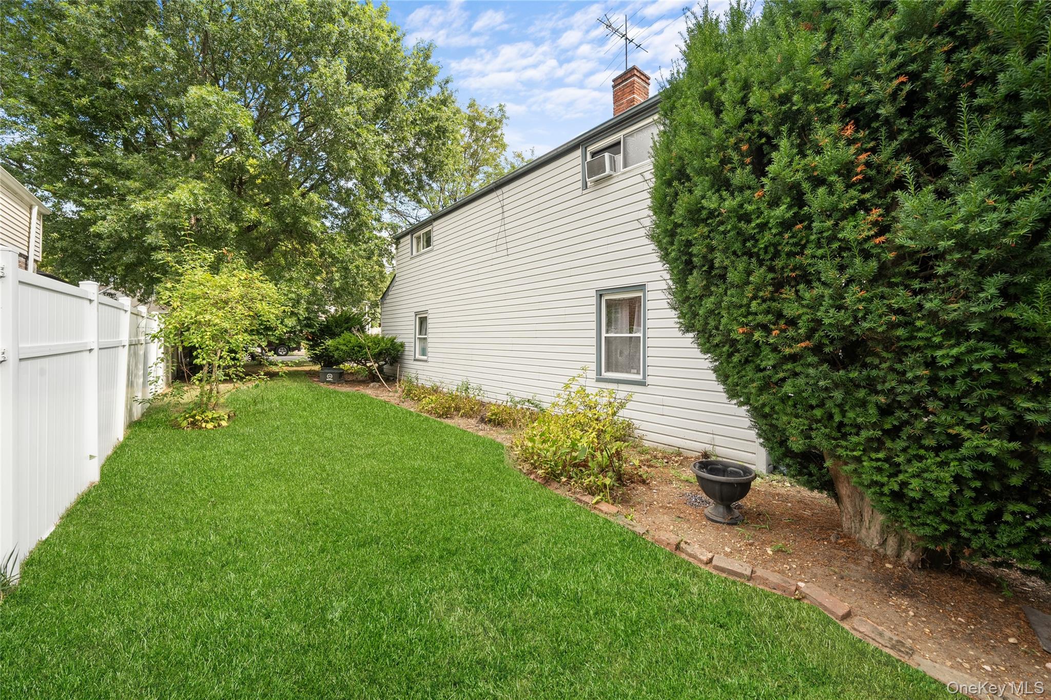 #19 photo, 604 Dartmouth Street, ナッソー郡 Westbury , NY 11590