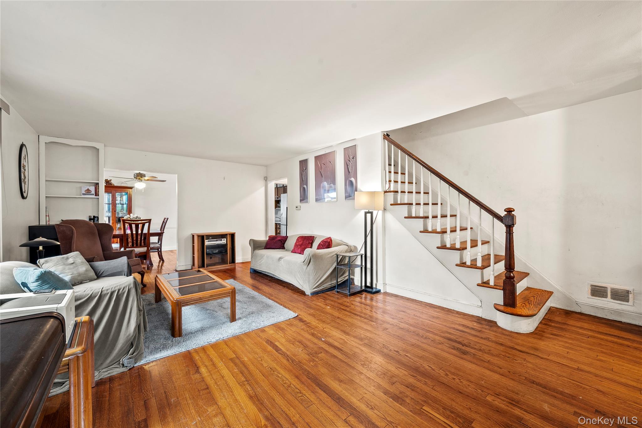 #3 photo, 604 Dartmouth Street, ナッソー郡 Westbury , NY 11590