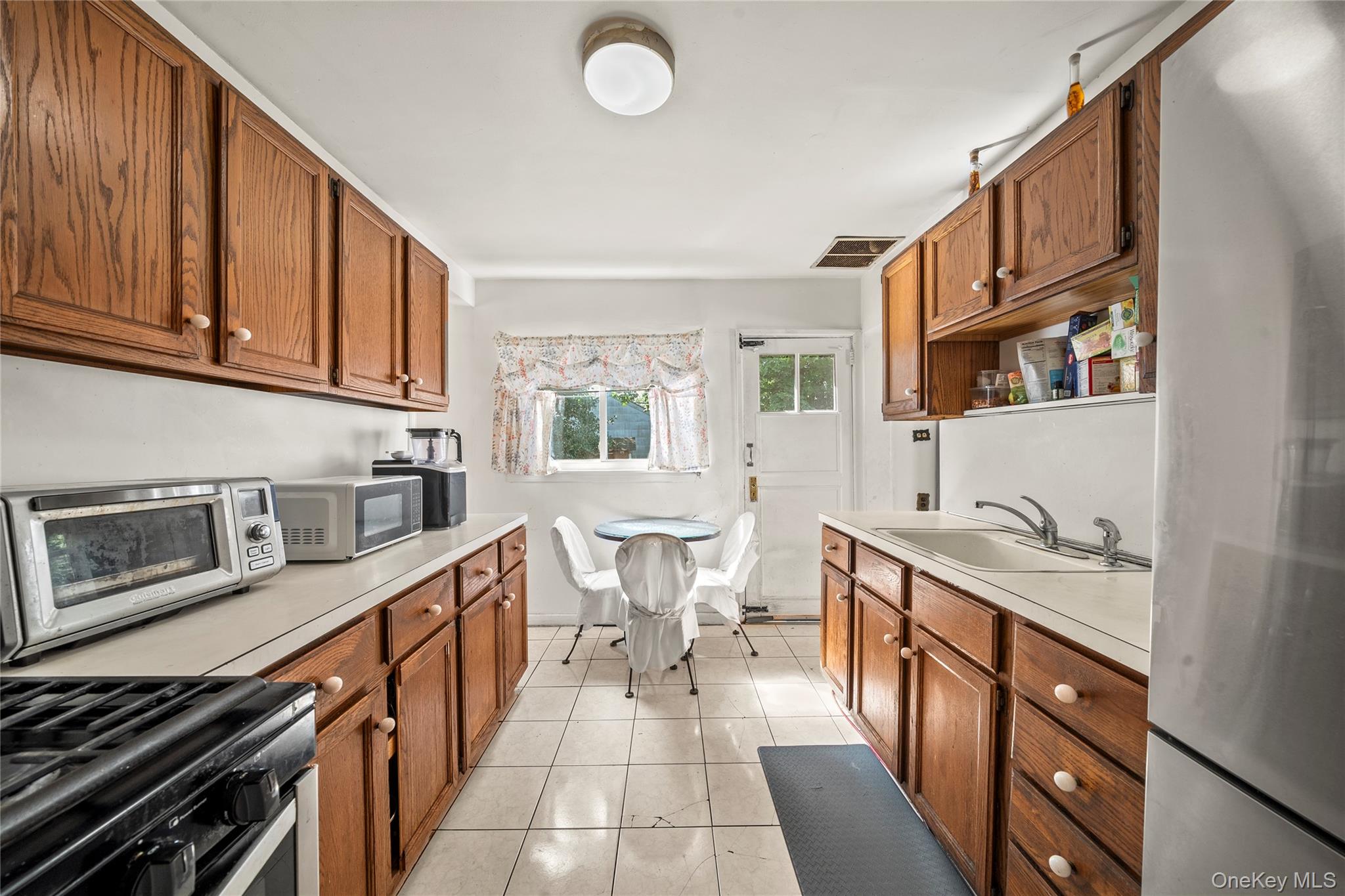 #8 photo, 604 Dartmouth Street, ナッソー郡 Westbury , NY 11590