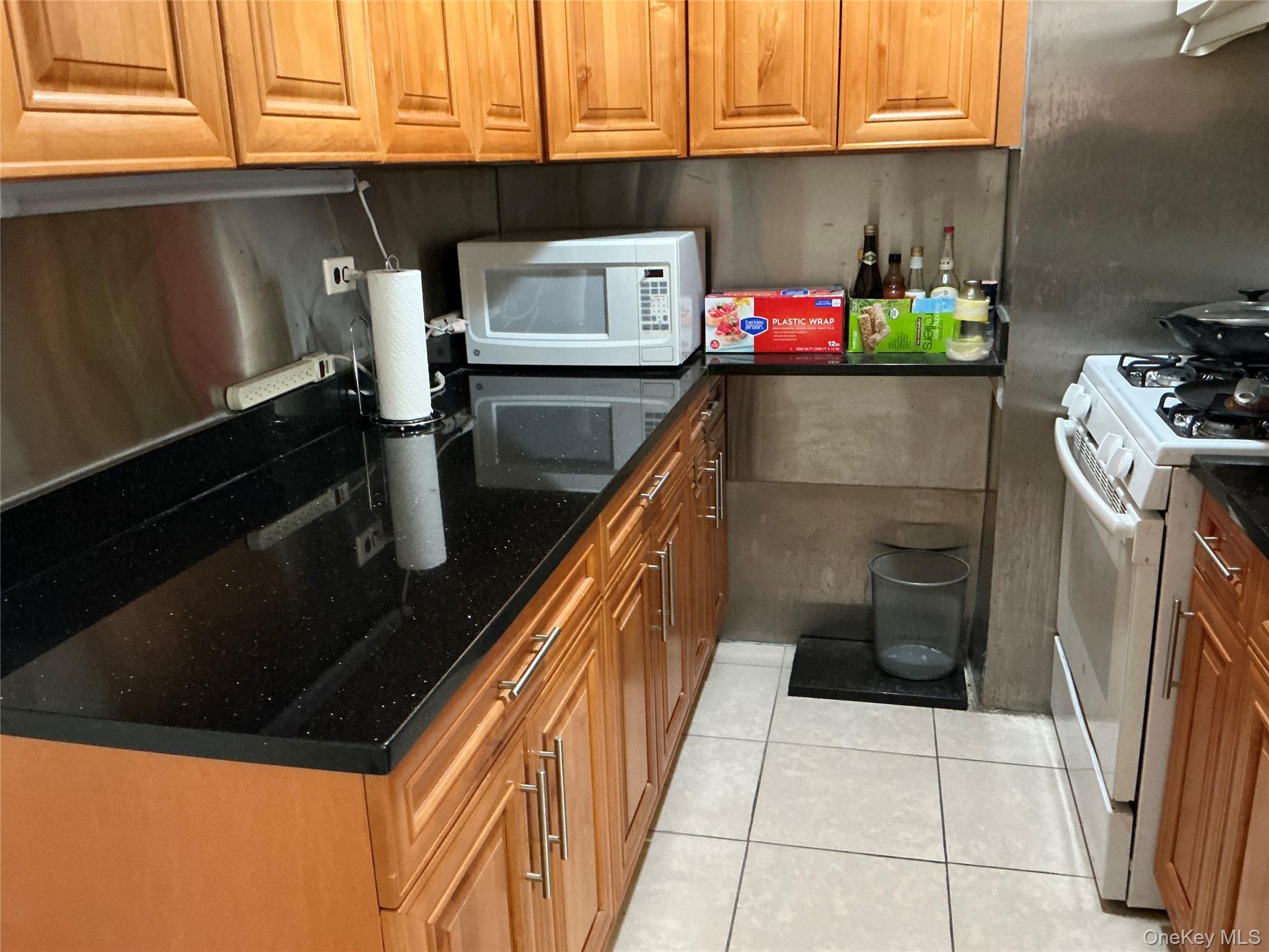 #11 photo, 99-11 60 Ave, Corona , NY 11368