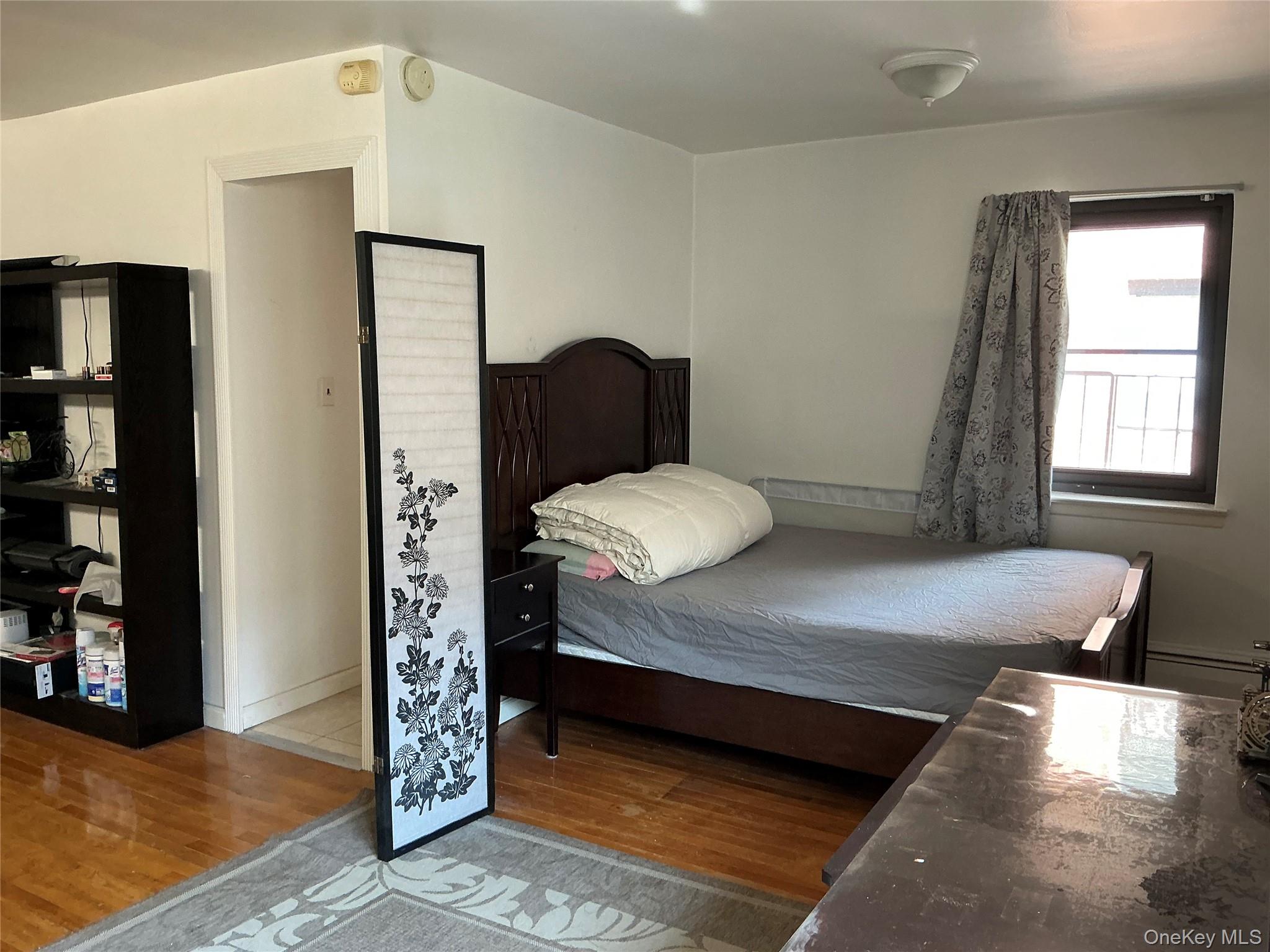 #18 photo, 99-11 60 Ave, Corona , NY 11368