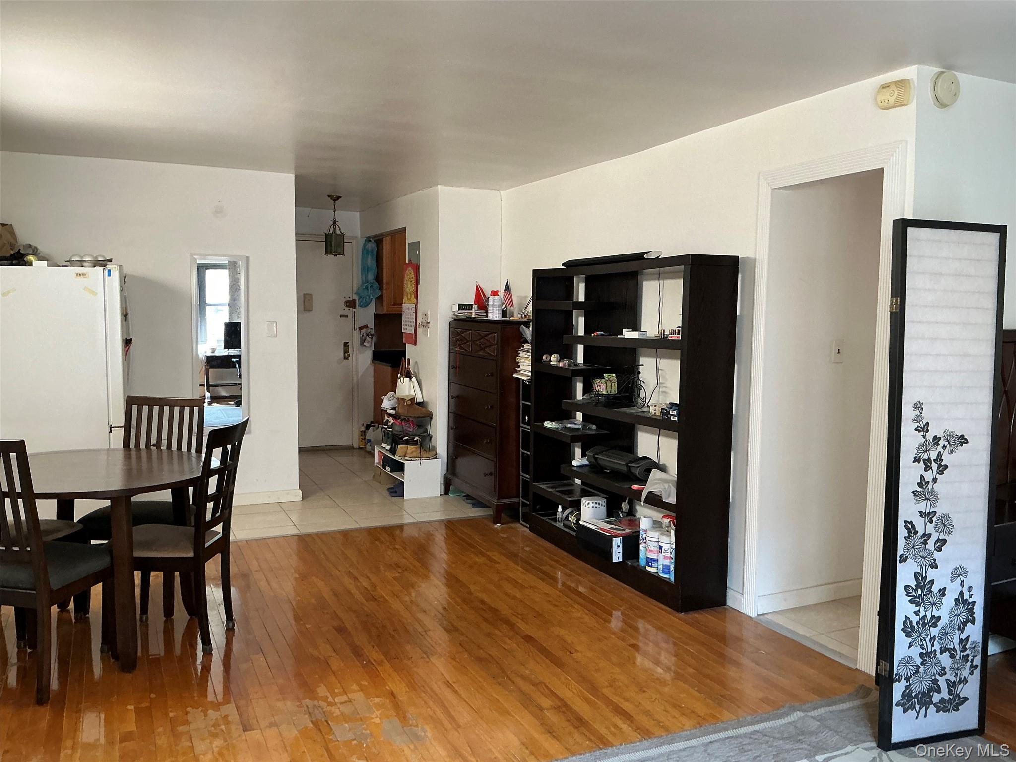 #5 photo, 99-11 60 Ave, Corona , NY 11368