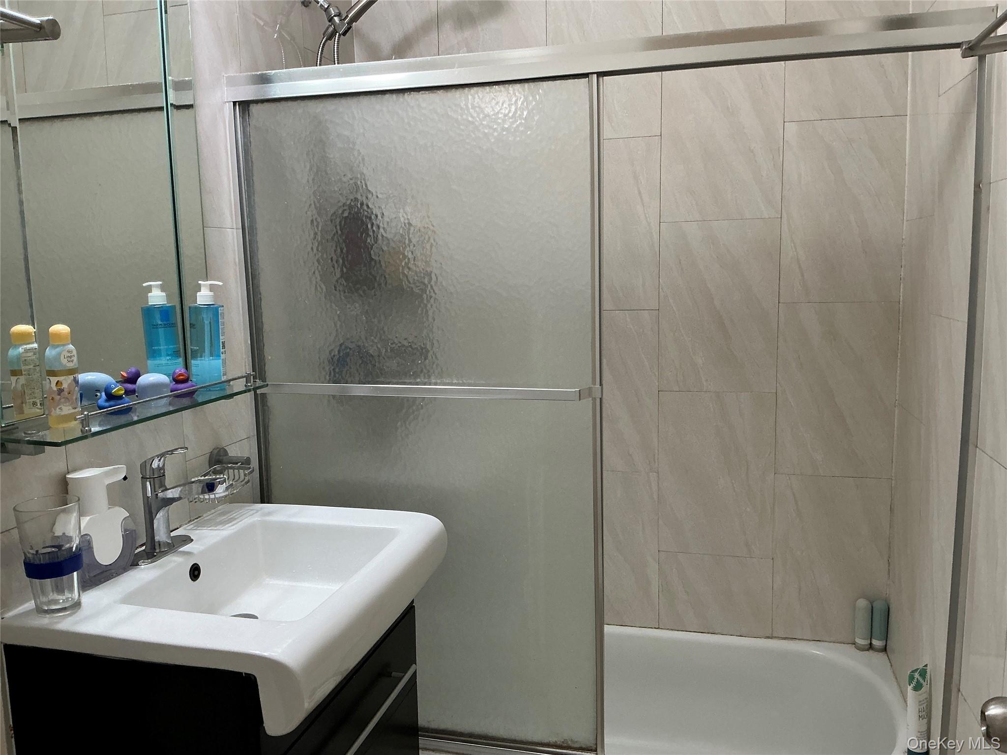 #8 photo, 99-11 60 Ave, Corona , NY 11368