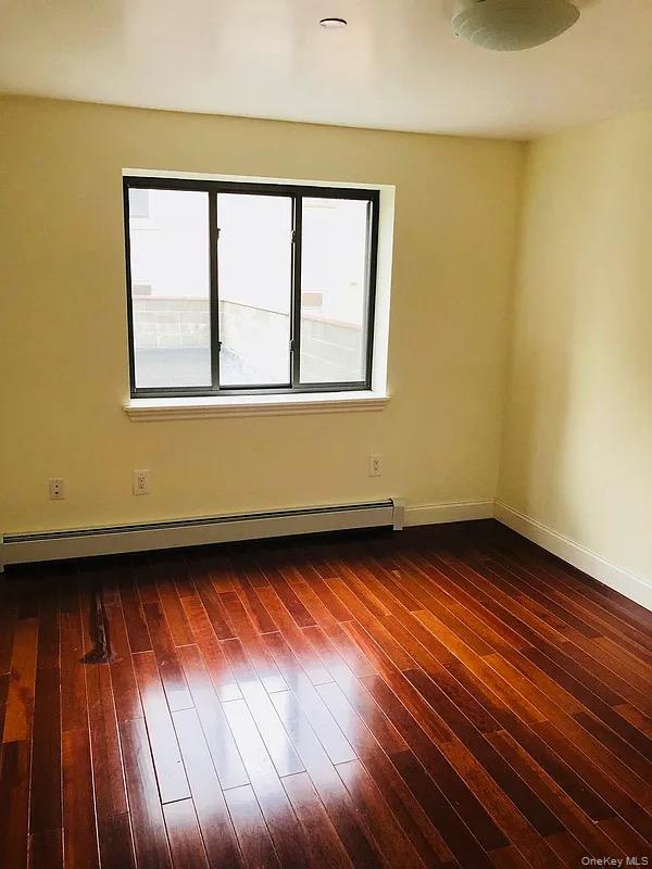 #4 photo, 14917 Sanford Avenue, Flushing , NY 11355