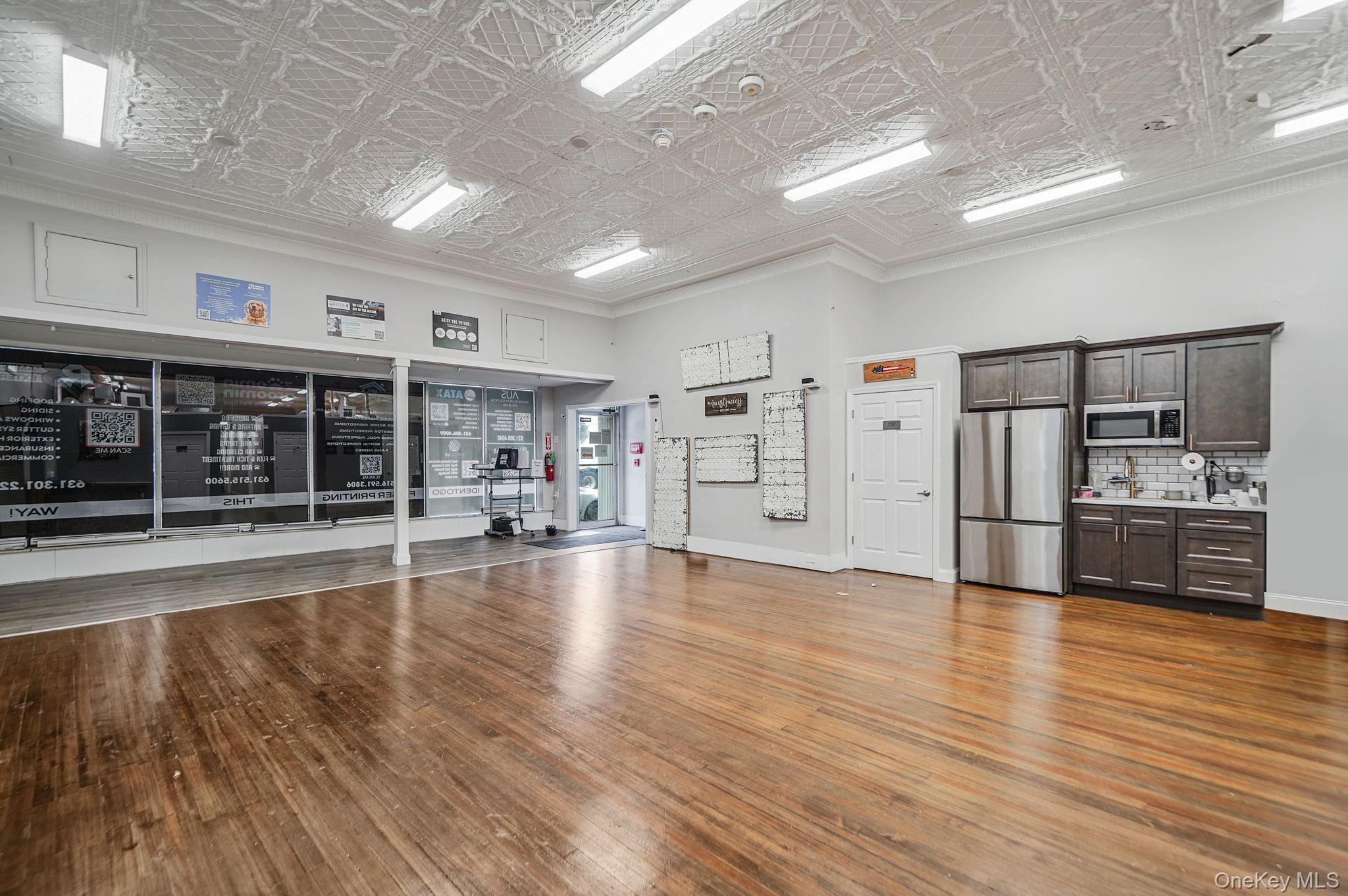 #10 photo, 47 W Main Street, サフォーク郡 Smithtown , NY 11787