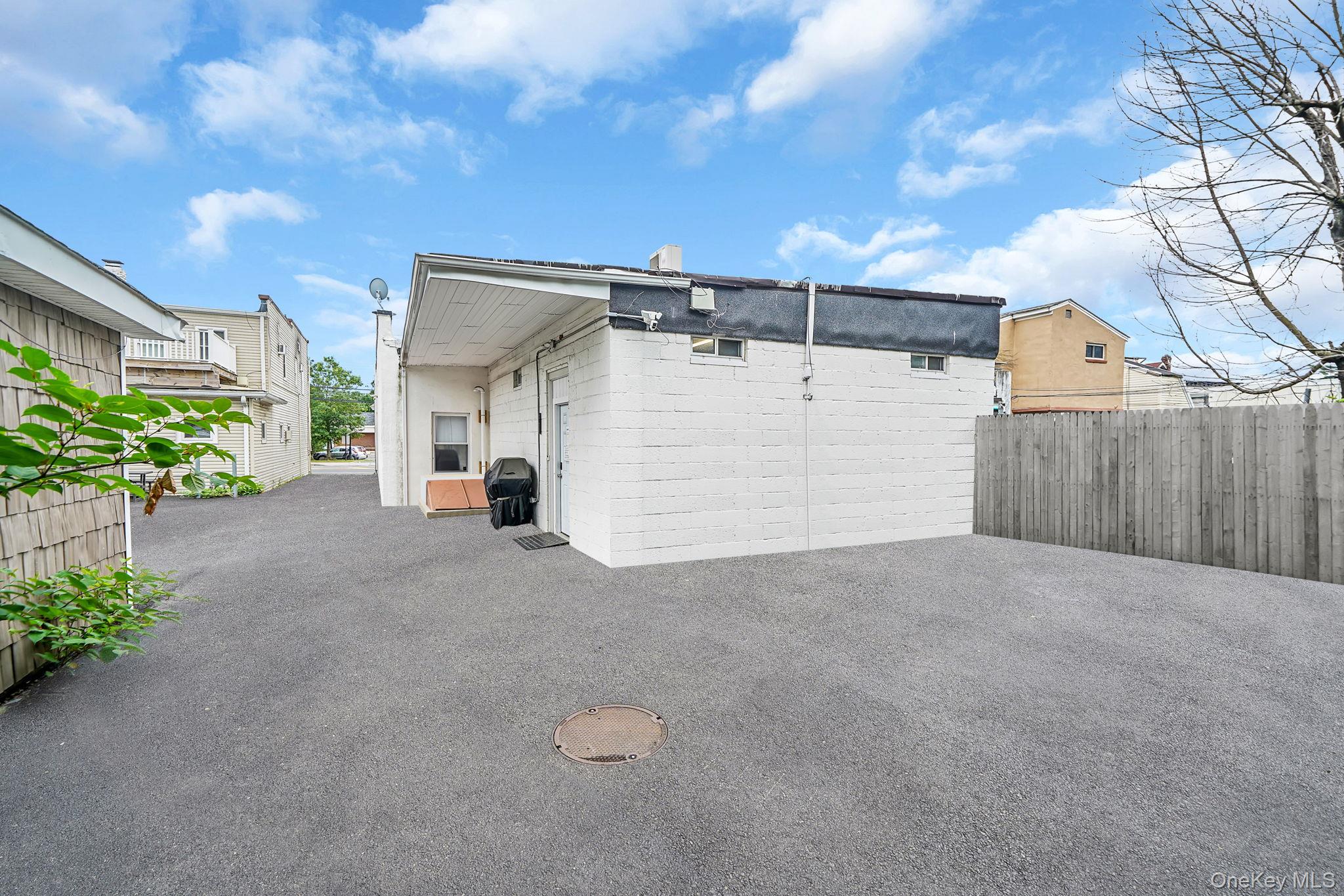 #6 photo, 47 W Main Street, サフォーク郡 Smithtown , NY 11787