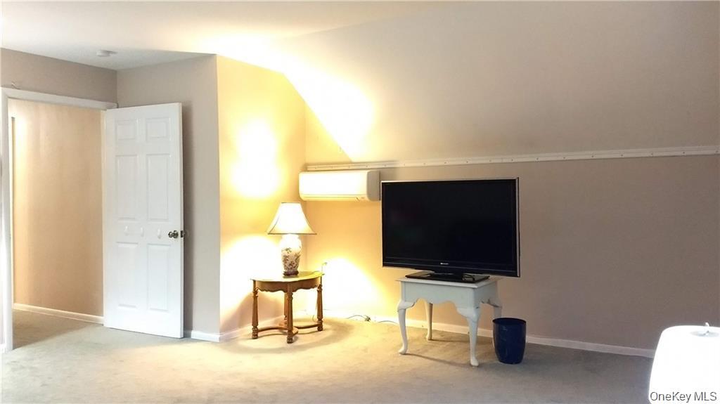 #10 photo, 169 Old Mamaroneck Road, White Plains , NY 10605