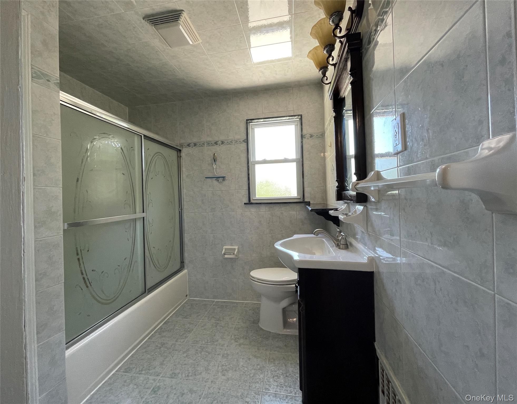 #11 photo, 169 Old Mamaroneck Road, White Plains , NY 10605