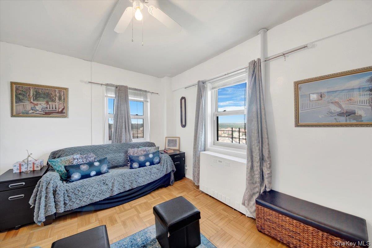 #11 photo, 4 Fordham Hill Oval, ブロンクス区 Bronx , NY 10468