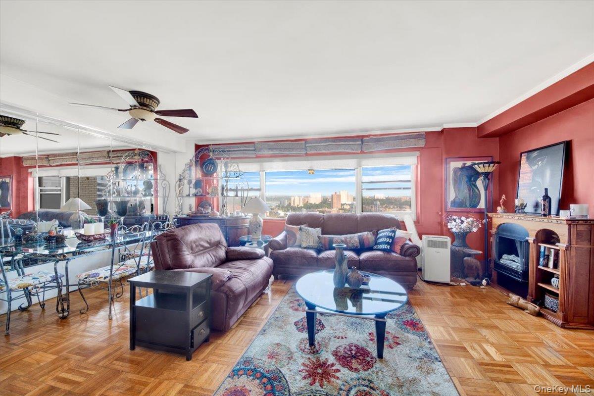 #6 photo, 4 Fordham Hill Oval, ブロンクス区 Bronx , NY 10468