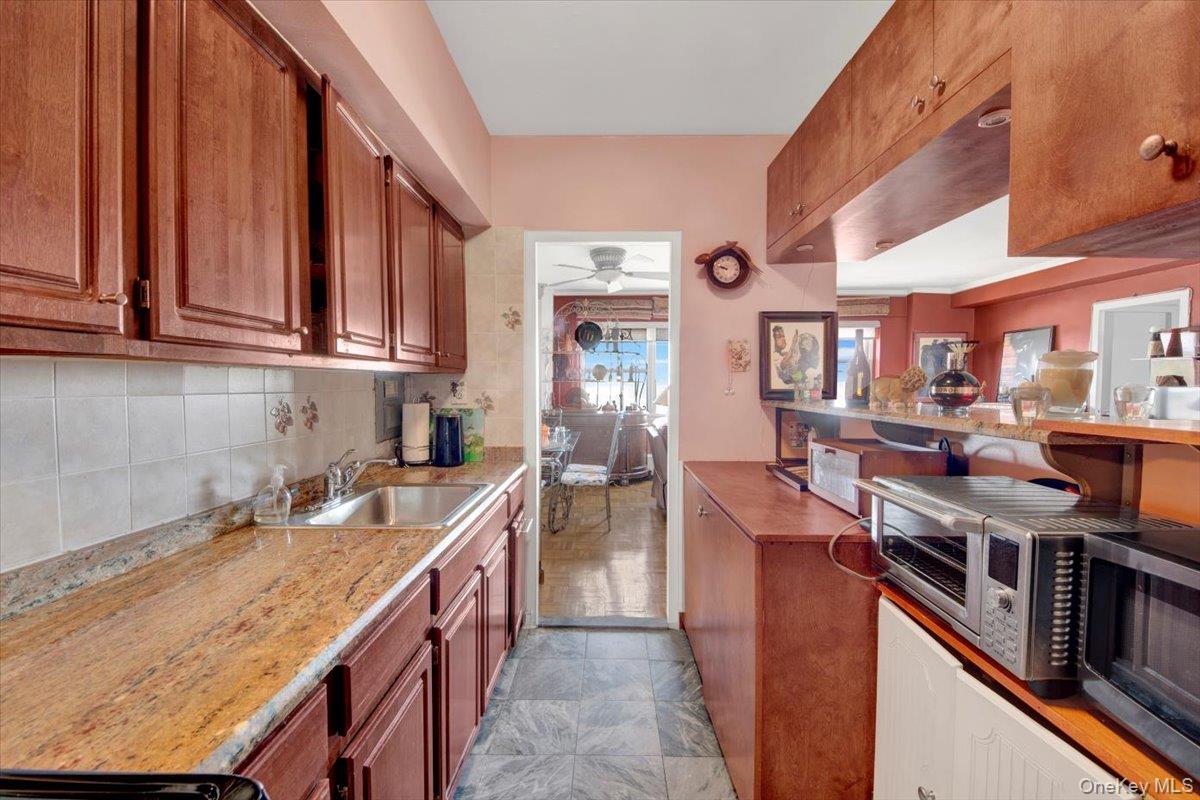 #9 photo, 4 Fordham Hill Oval, ブロンクス区 Bronx , NY 10468