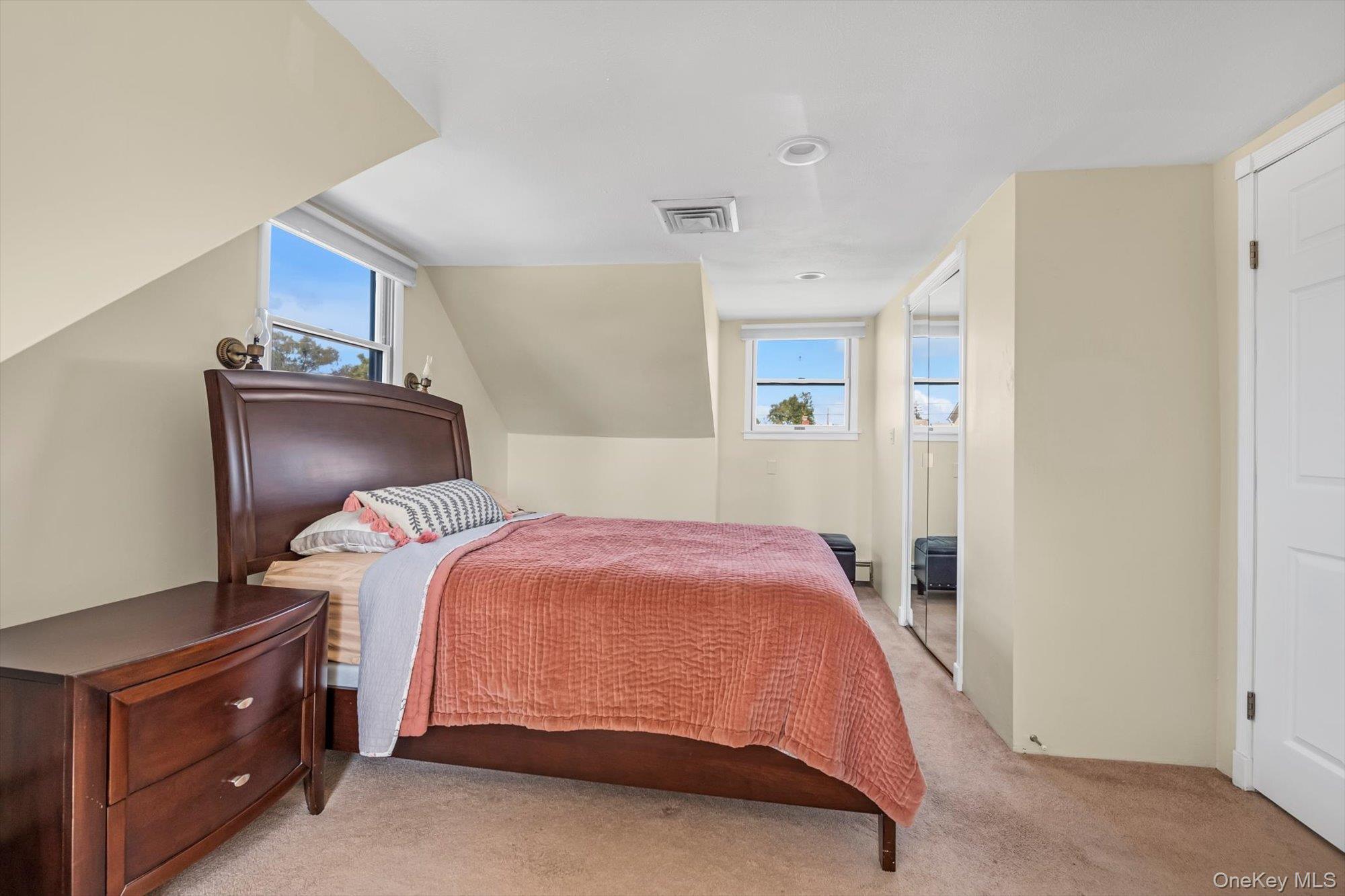 #12 photo, 20 Hazel Avenue, ナッソー郡 Farmingdale , NY 11735