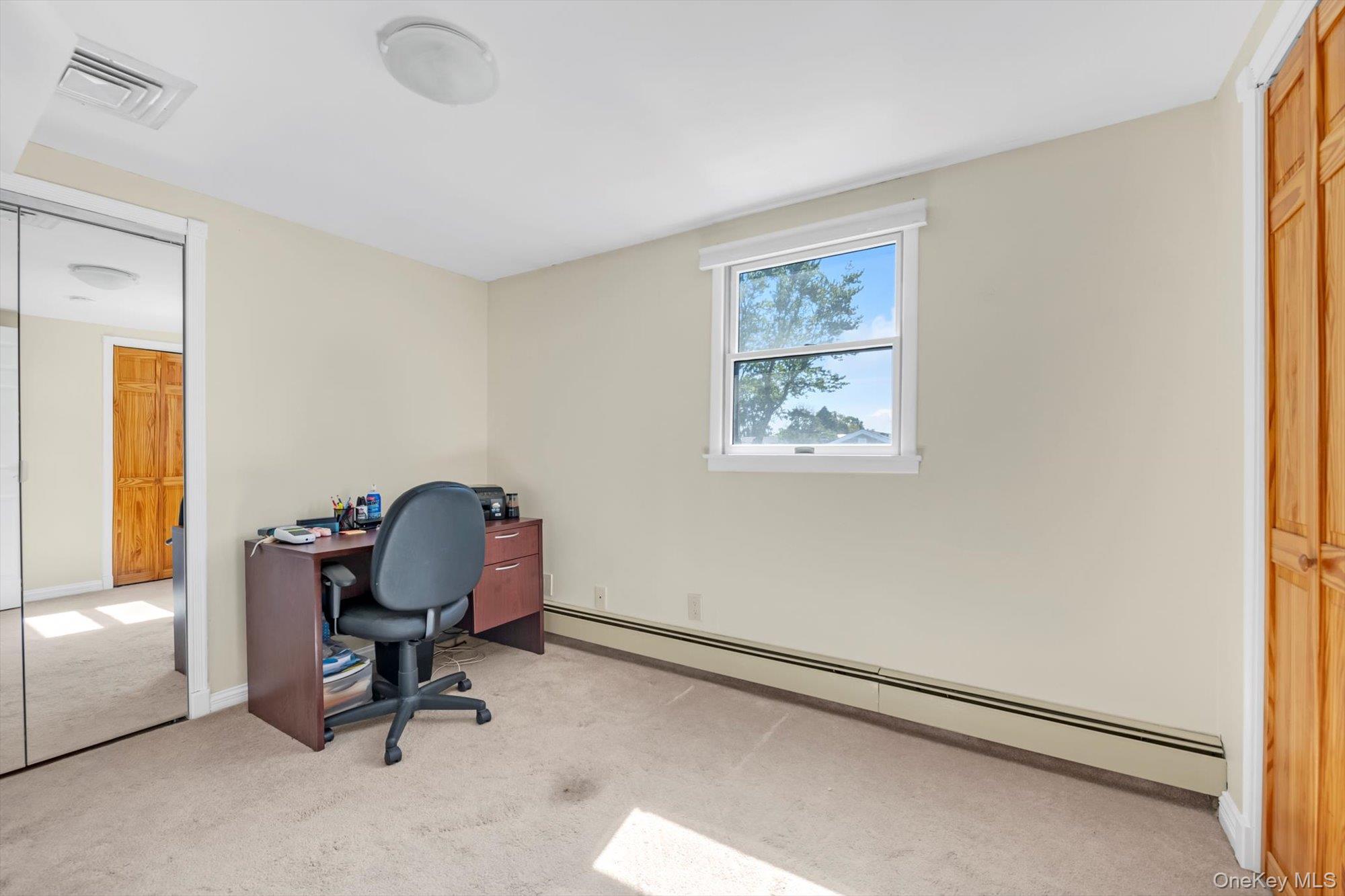 #15 photo, 20 Hazel Avenue, ナッソー郡 Farmingdale , NY 11735