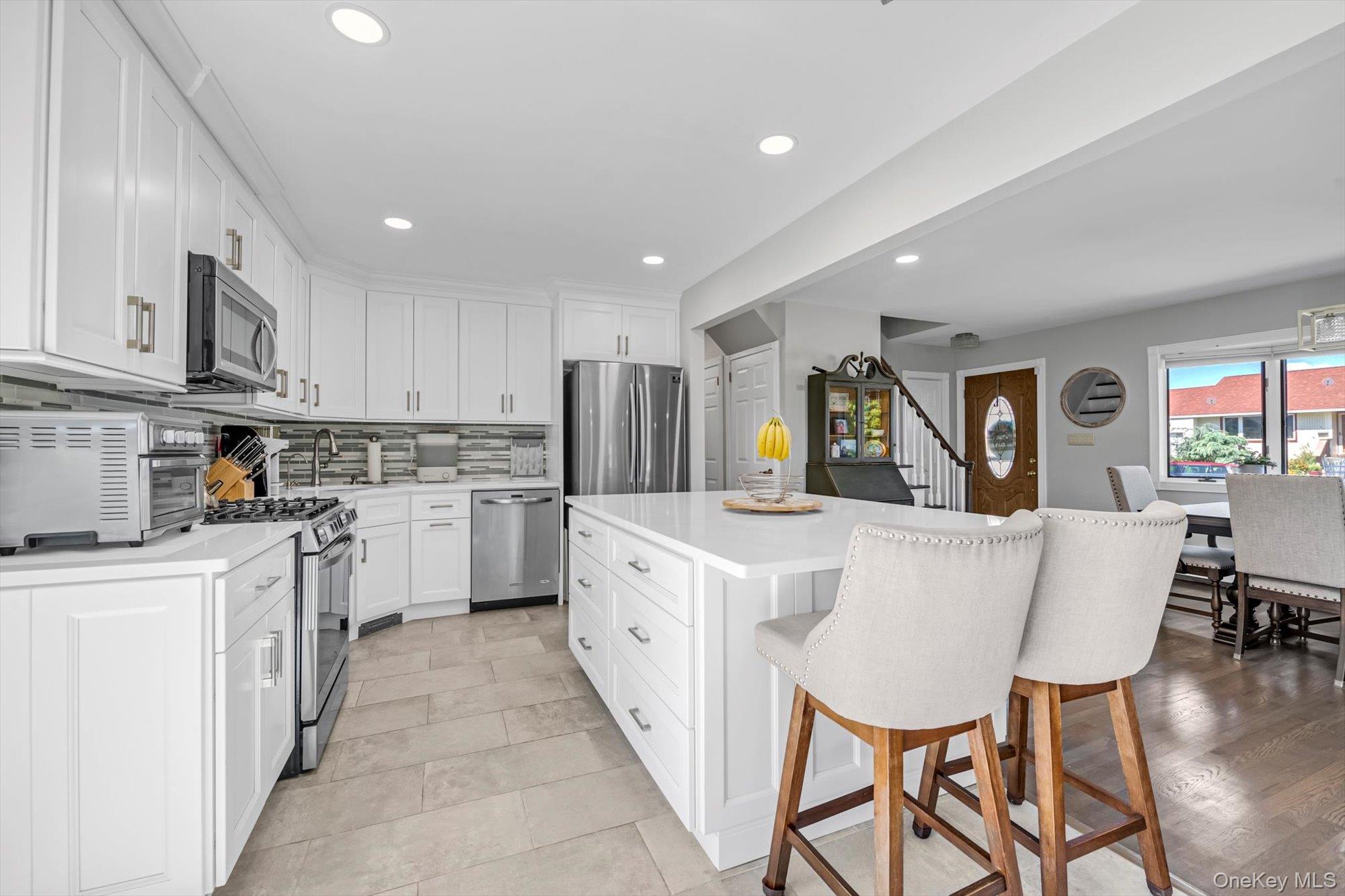 #3 photo, 20 Hazel Avenue, ナッソー郡 Farmingdale , NY 11735