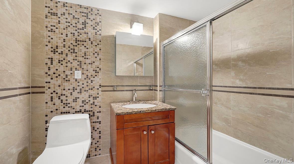 #11 photo, 140-75 Ash, クイーンズ区 Flushing , NY 11355