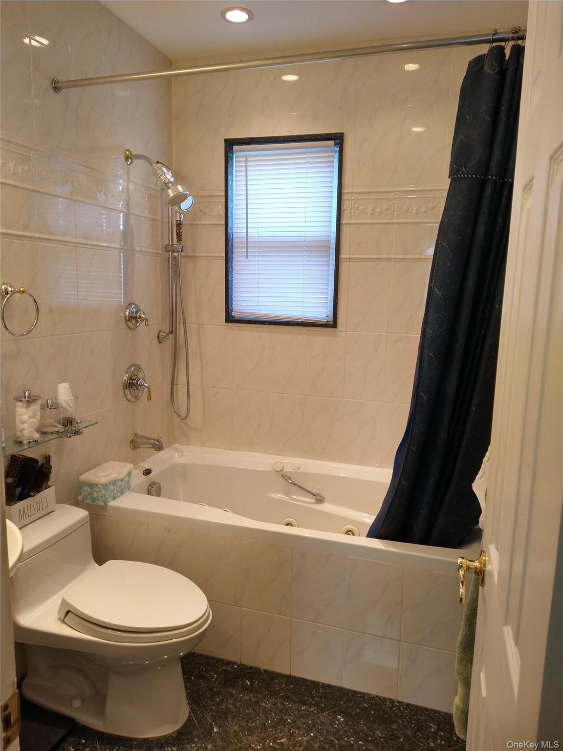 #12 photo, 20520 33rd Avenue, クイーンズ区 Bayside , NY 11361