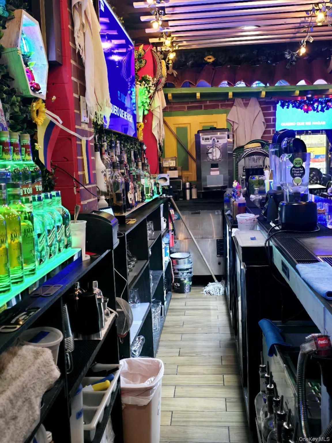 #18 photo, 9203 37ave, クイーンズ区 Jackson Heights , NY 11372