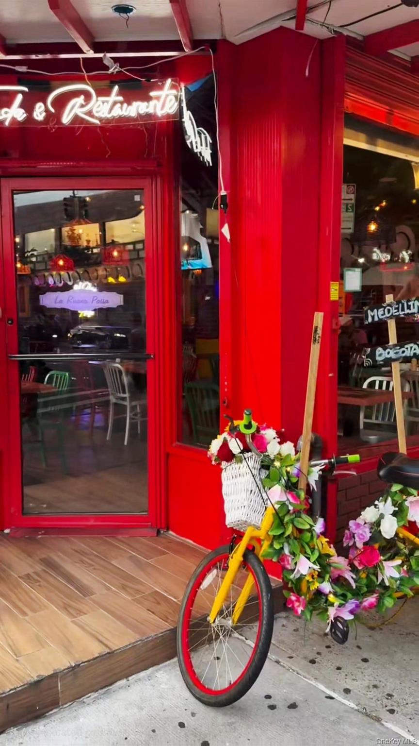 #8 photo, 9203 37ave, クイーンズ区 Jackson Heights , NY 11372