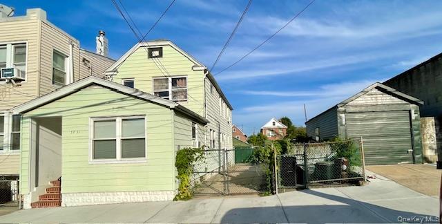 #1 photo, 38 31 54th Street, クイーンズ区 Woodside , NY 11377