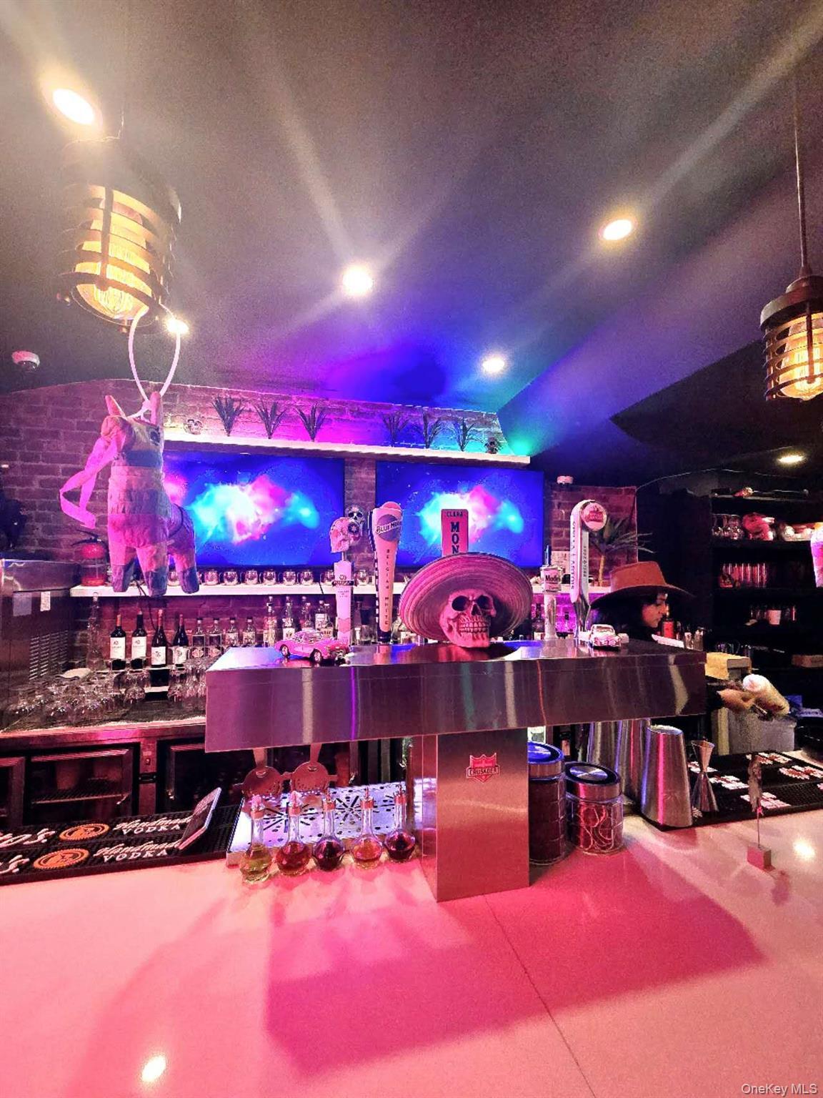 #13 photo, 2301 Steinway Street, クイーンズ区 Astoria , NY 11105