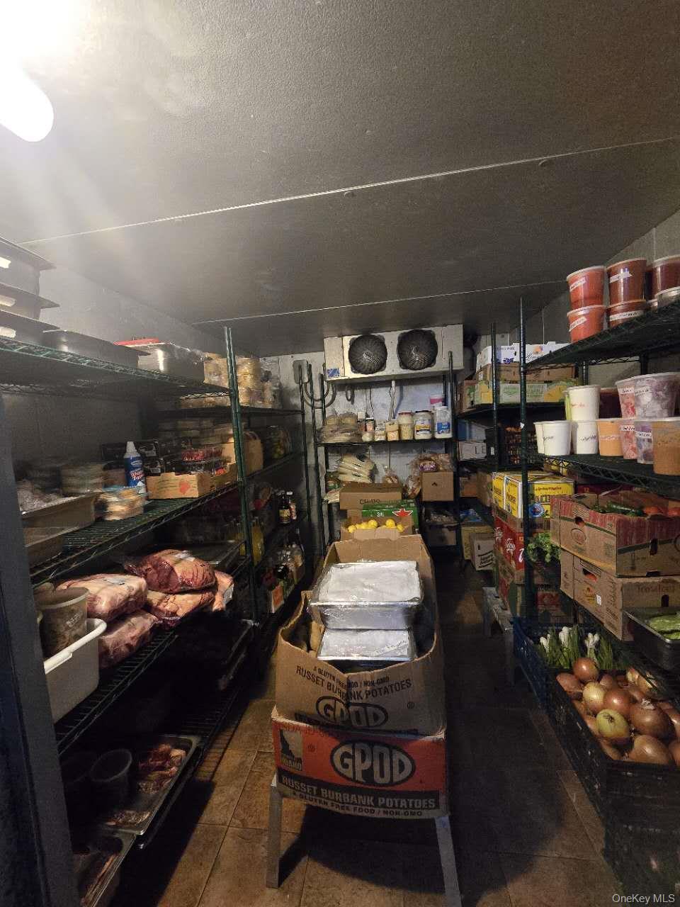 #16 photo, 2301 Steinway Street, クイーンズ区 Astoria , NY 11105