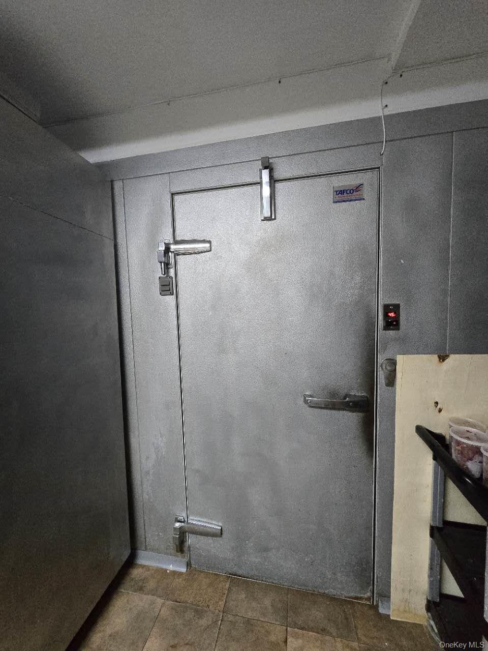 #17 photo, 2301 Steinway Street, クイーンズ区 Astoria , NY 11105