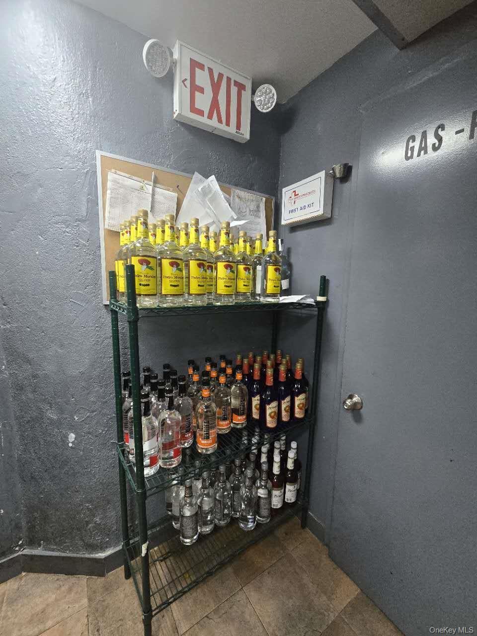 #18 photo, 2301 Steinway Street, クイーンズ区 Astoria , NY 11105