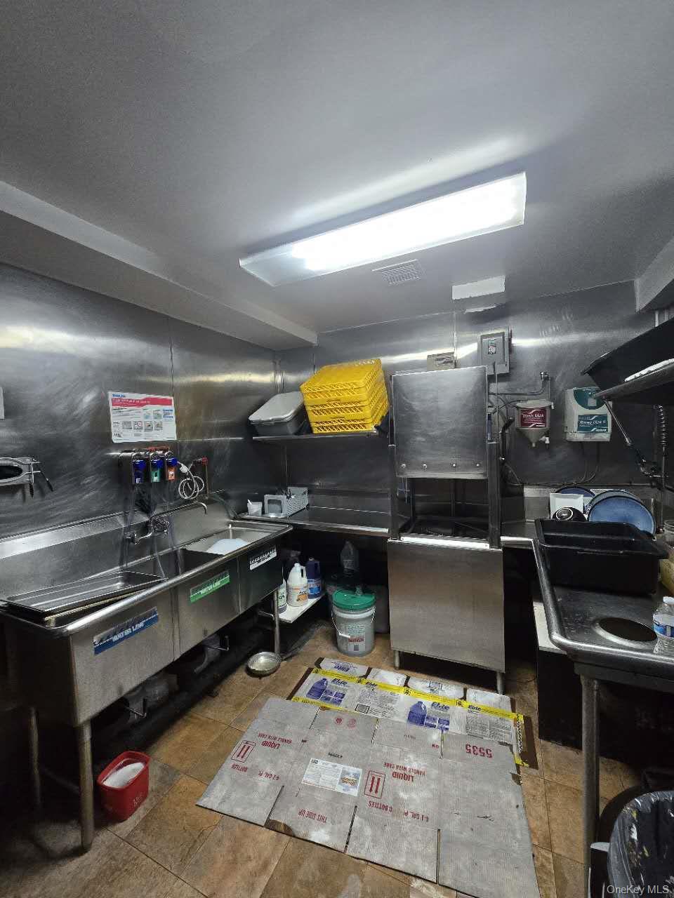 #19 photo, 2301 Steinway Street, クイーンズ区 Astoria , NY 11105