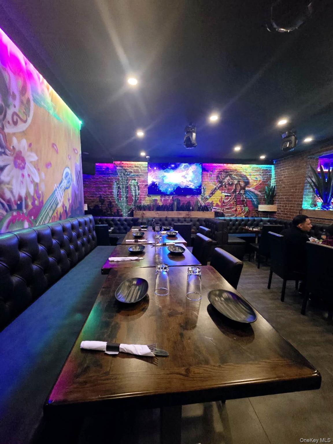 #2 photo, 2301 Steinway Street, クイーンズ区 Astoria , NY 11105